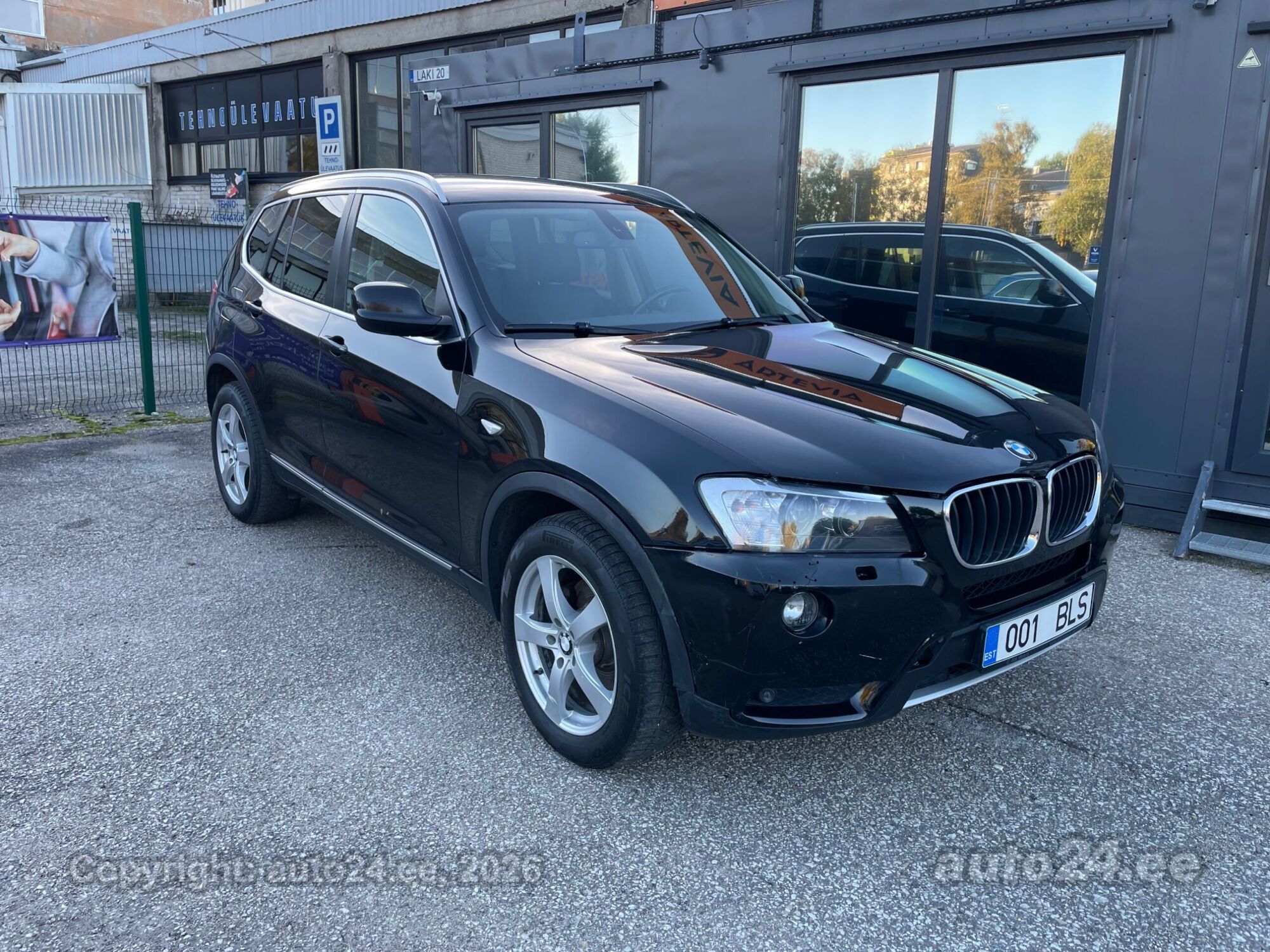 BMW X3 2011 — rear view