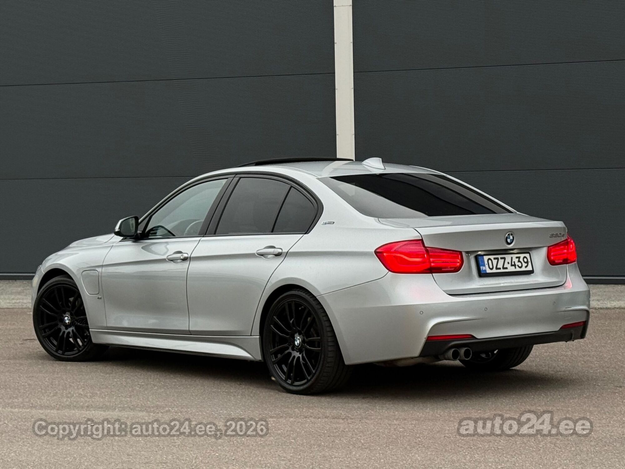 BMW 330 - 4