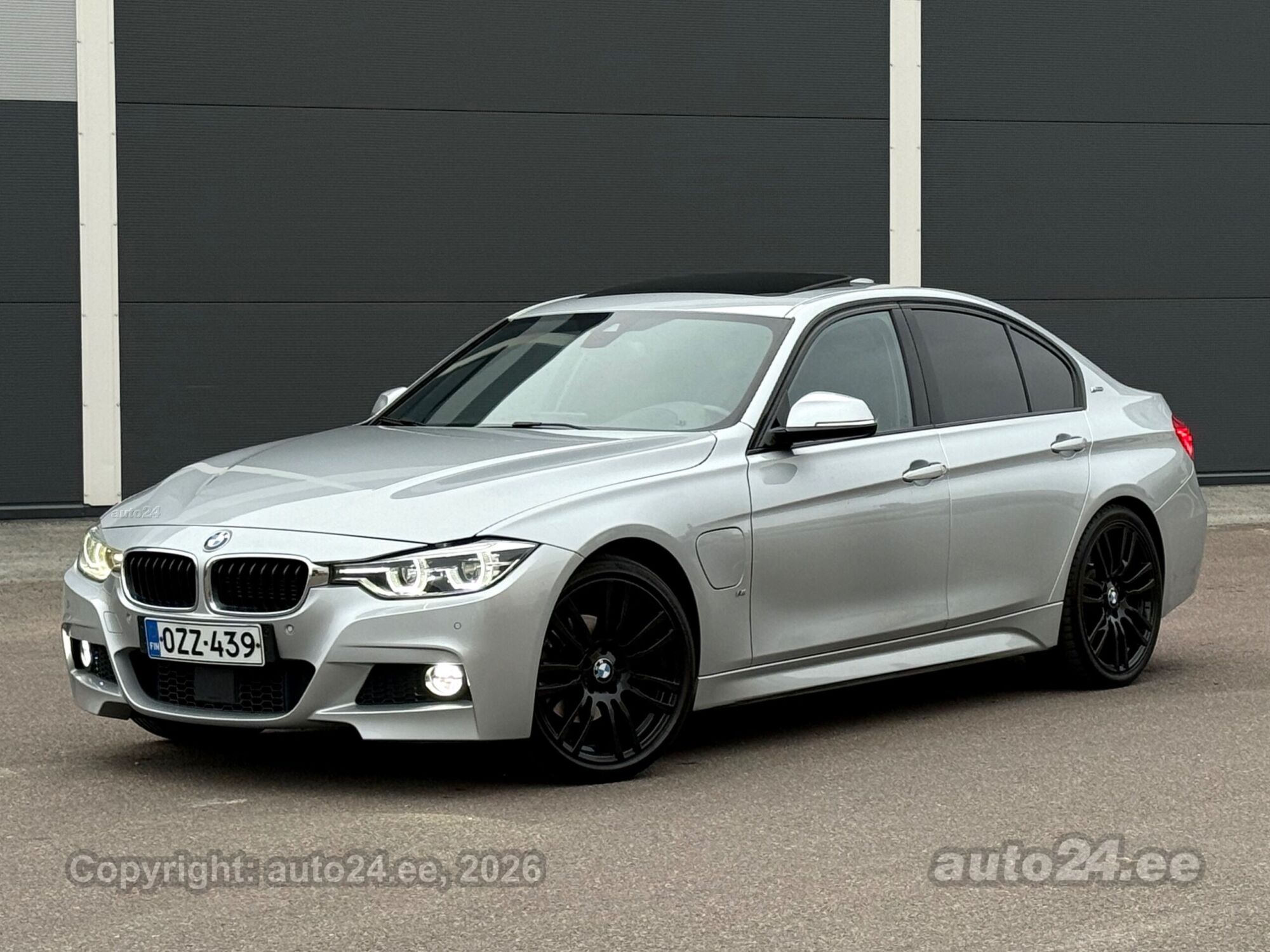 BMW 330 - 1