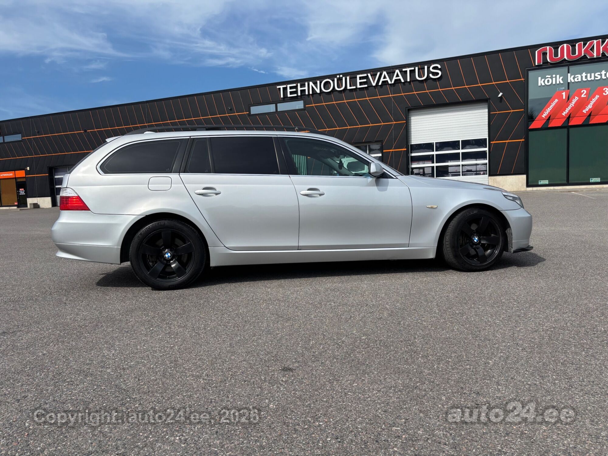 BMW 5-sarja 520 2.0 130kW 2008, photo 3/10