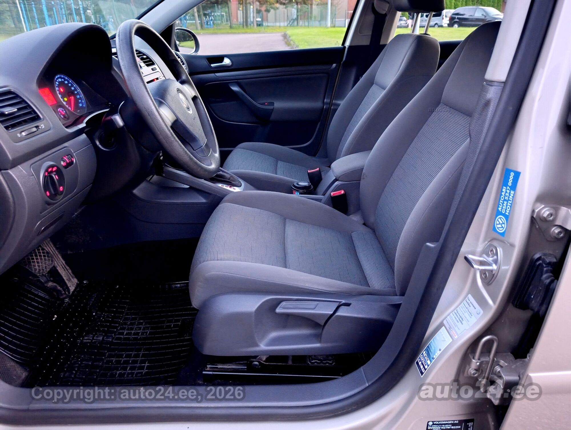 Volkswagen Golf - 12