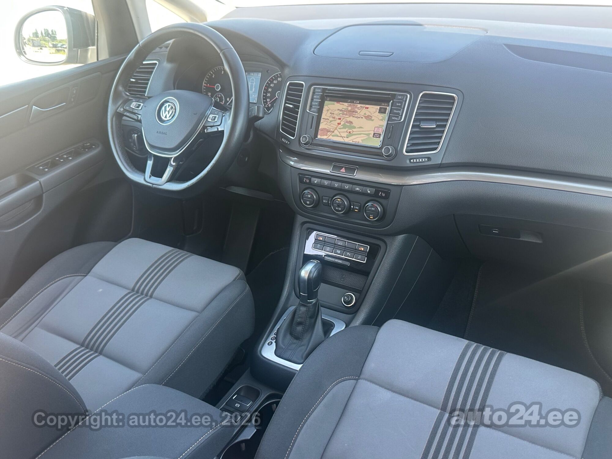 Volkswagen Sharan 2017, kuva 3/10