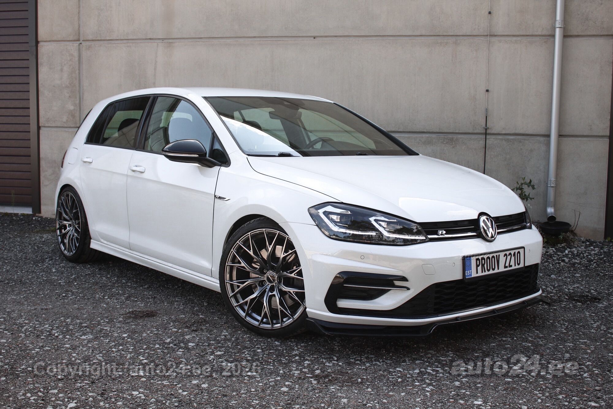 Volkswagen Golf R 2.0 R4 TURBO 221kW