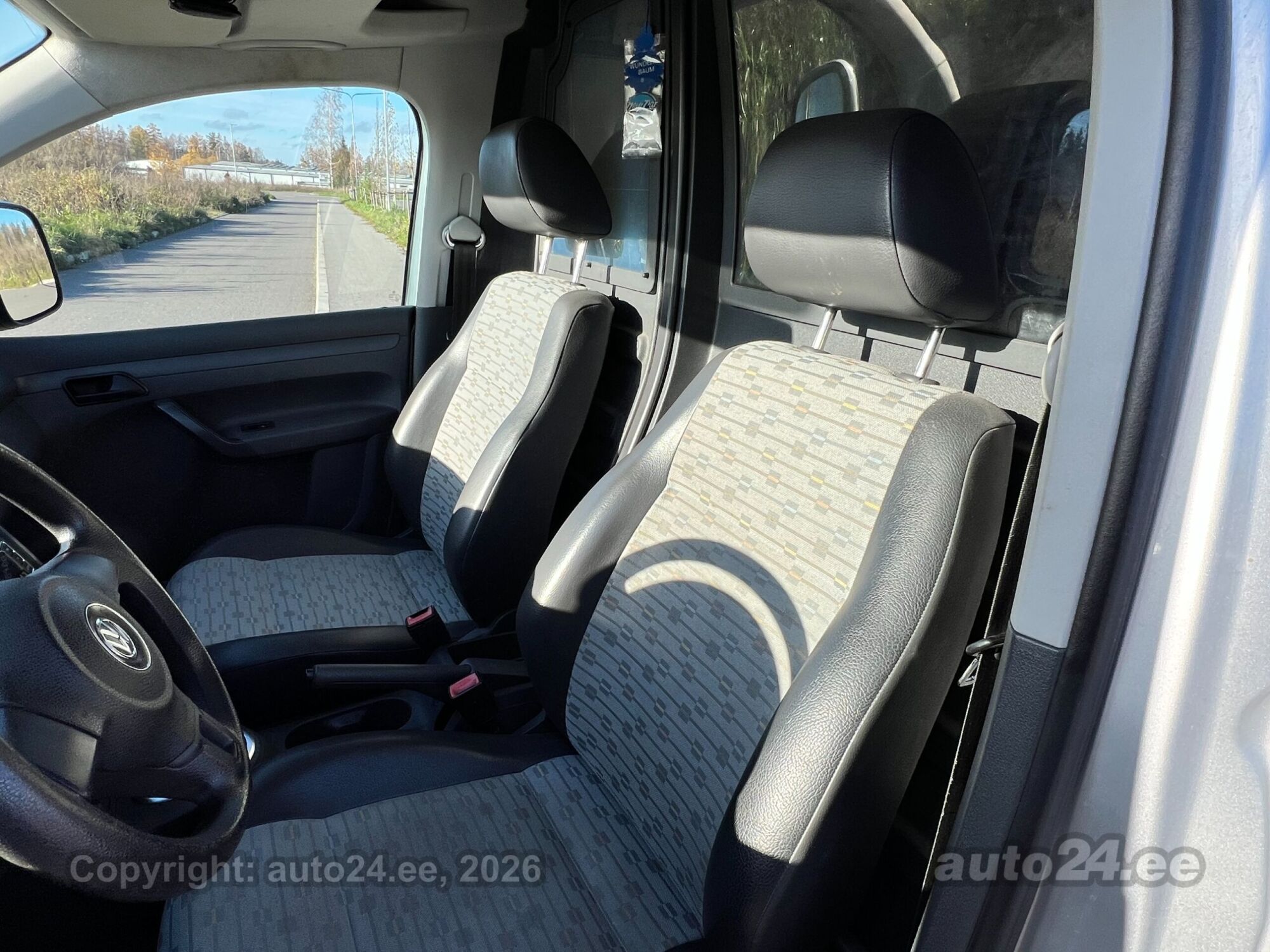 Volkswagen Caddy 2010 — photo 11