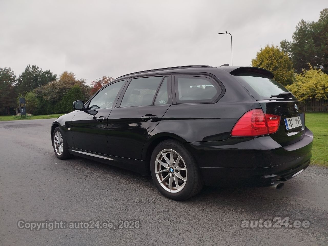 BMW 3 Series 2011 — engine 1995 cm³ (135 kW)