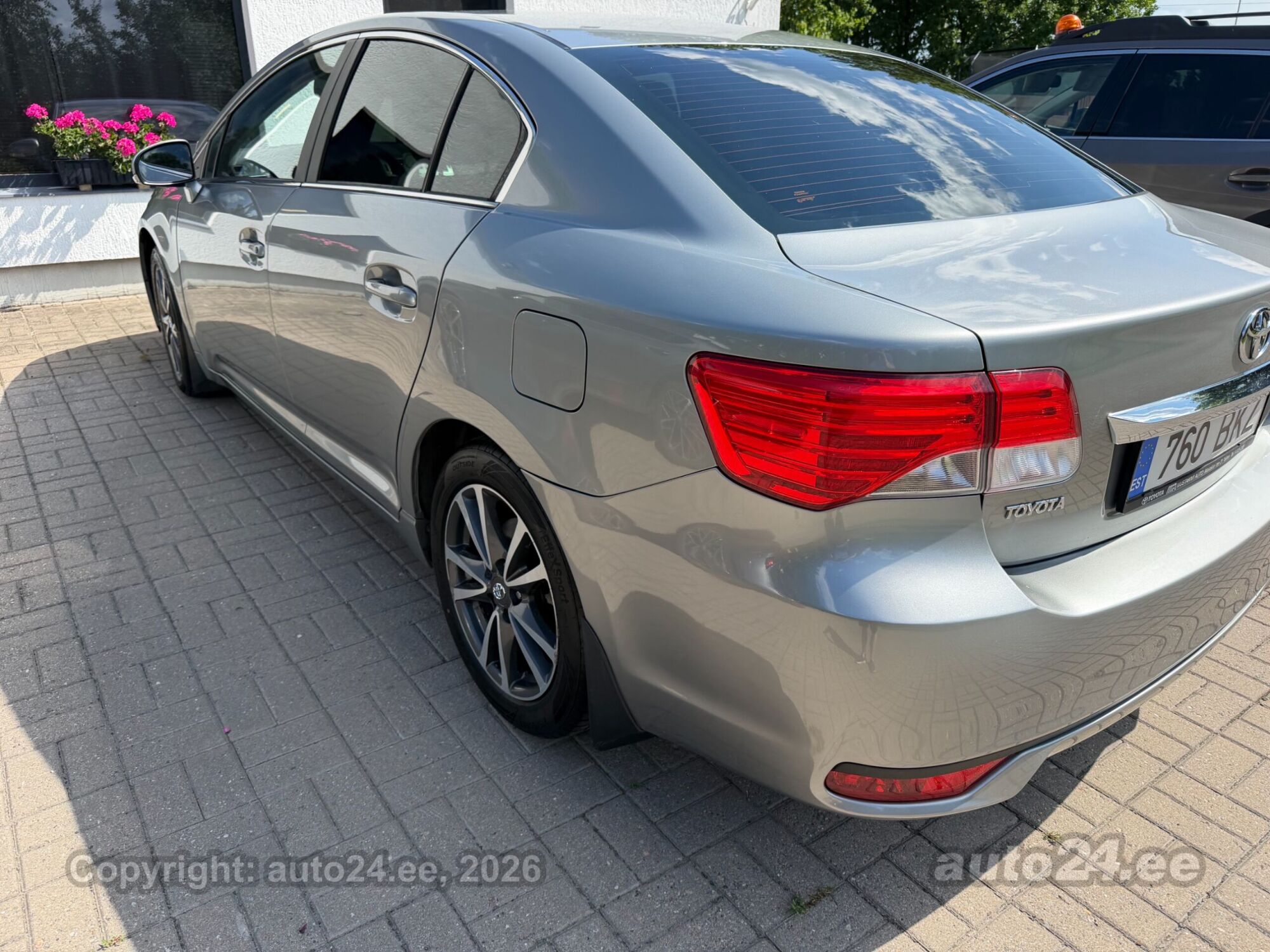 Toyota Avensis 1.8 108kW 2013, photo 3/10
