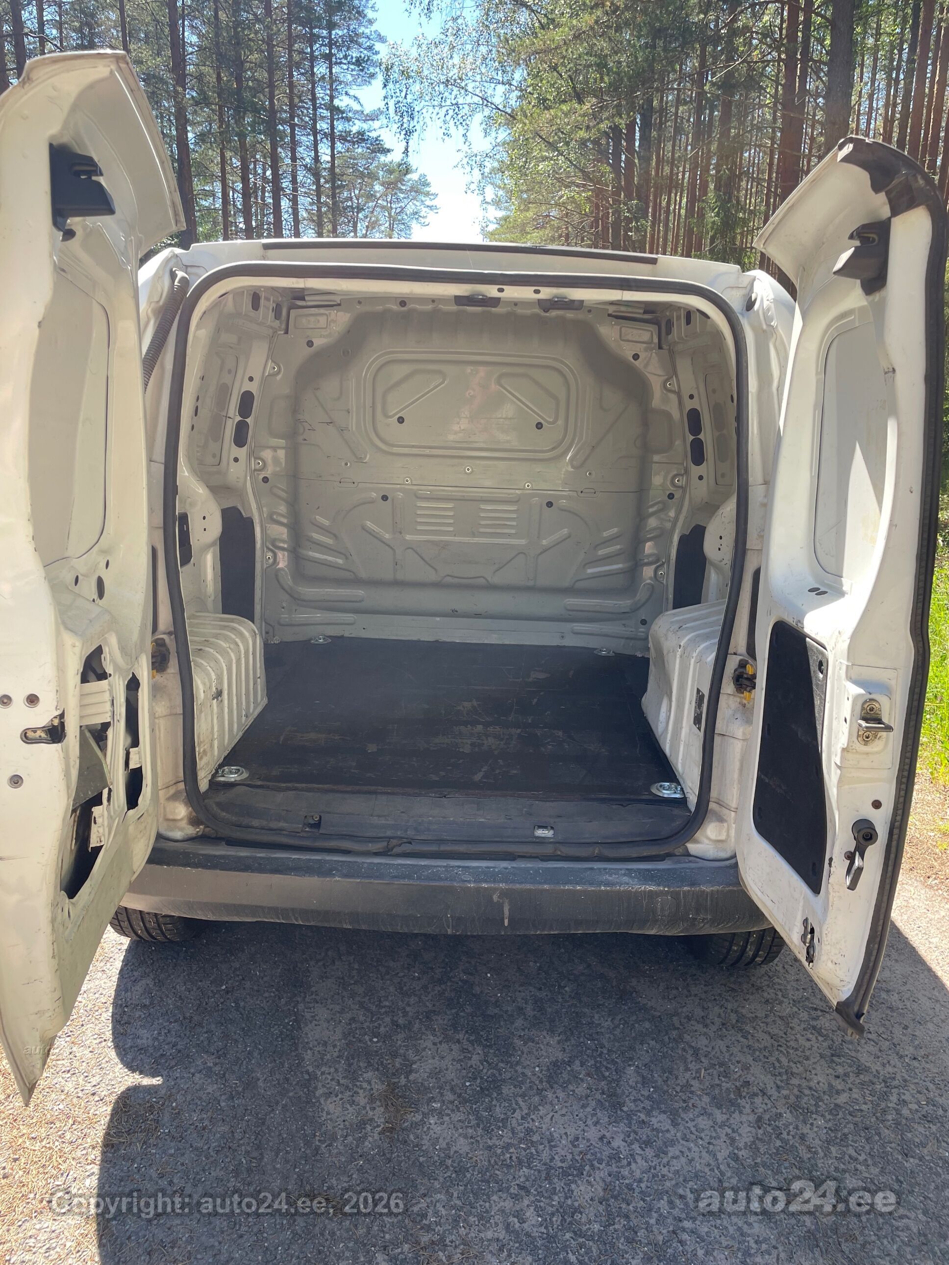 Citroen Nemo 1.2 55kW 2011, kuva 4/6