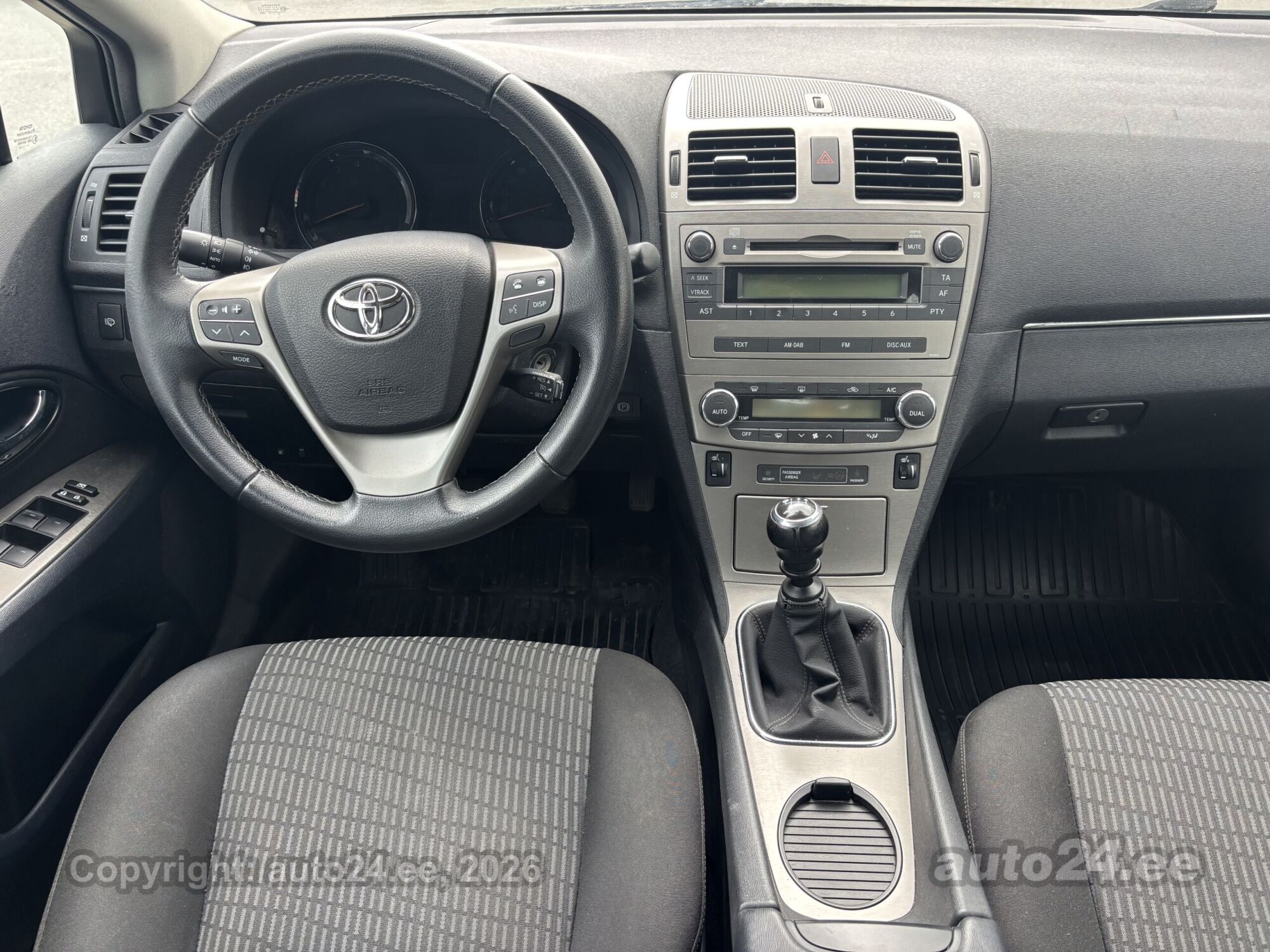 Toyota Avensis 1.8 108kW 2011, photo 5/8