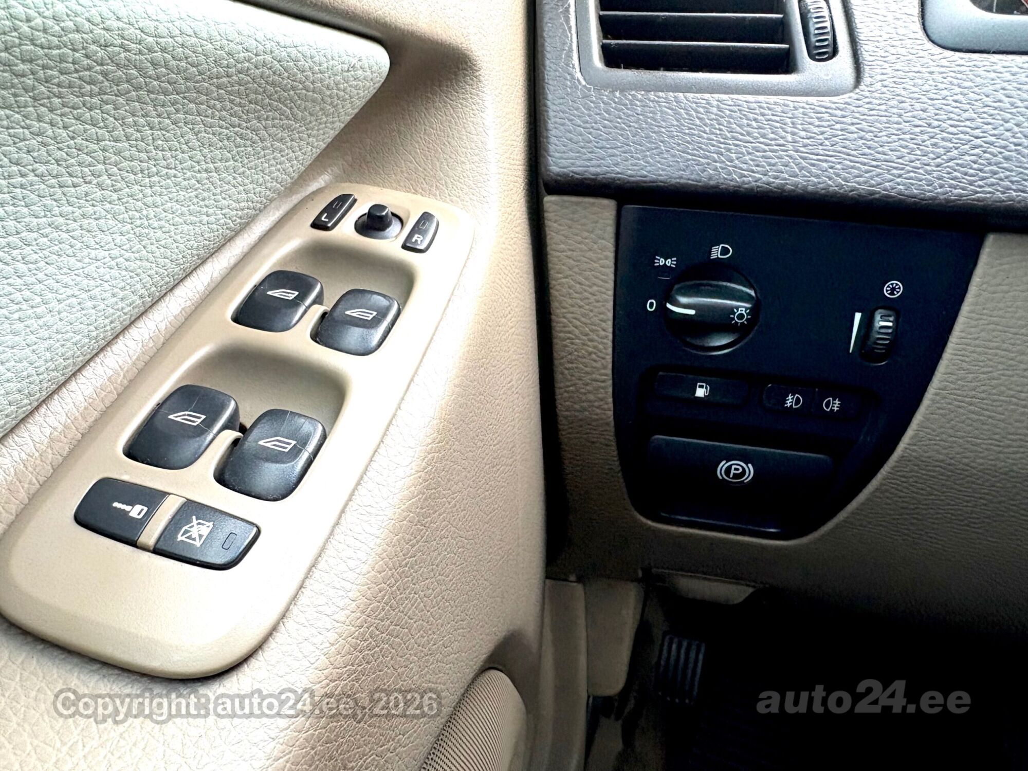 Volvo XC90 2006 — photo 19