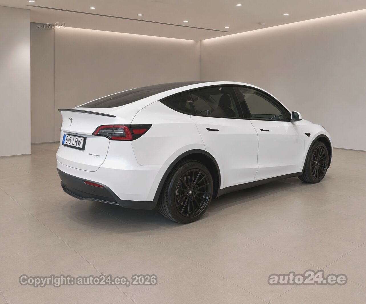 Tesla Model Y 2023, photo 3/10