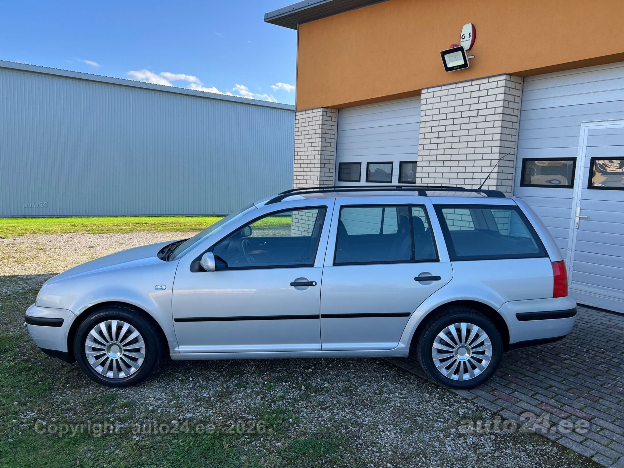 Volkswagen Golf - 2