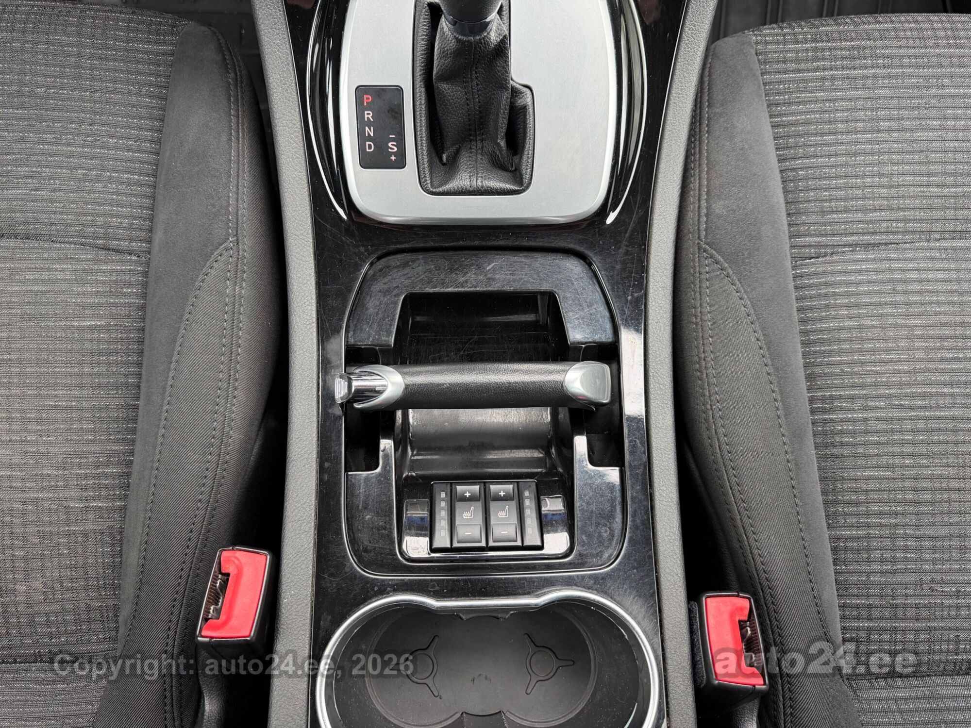 Ford Galaxy 2012 — photo 12