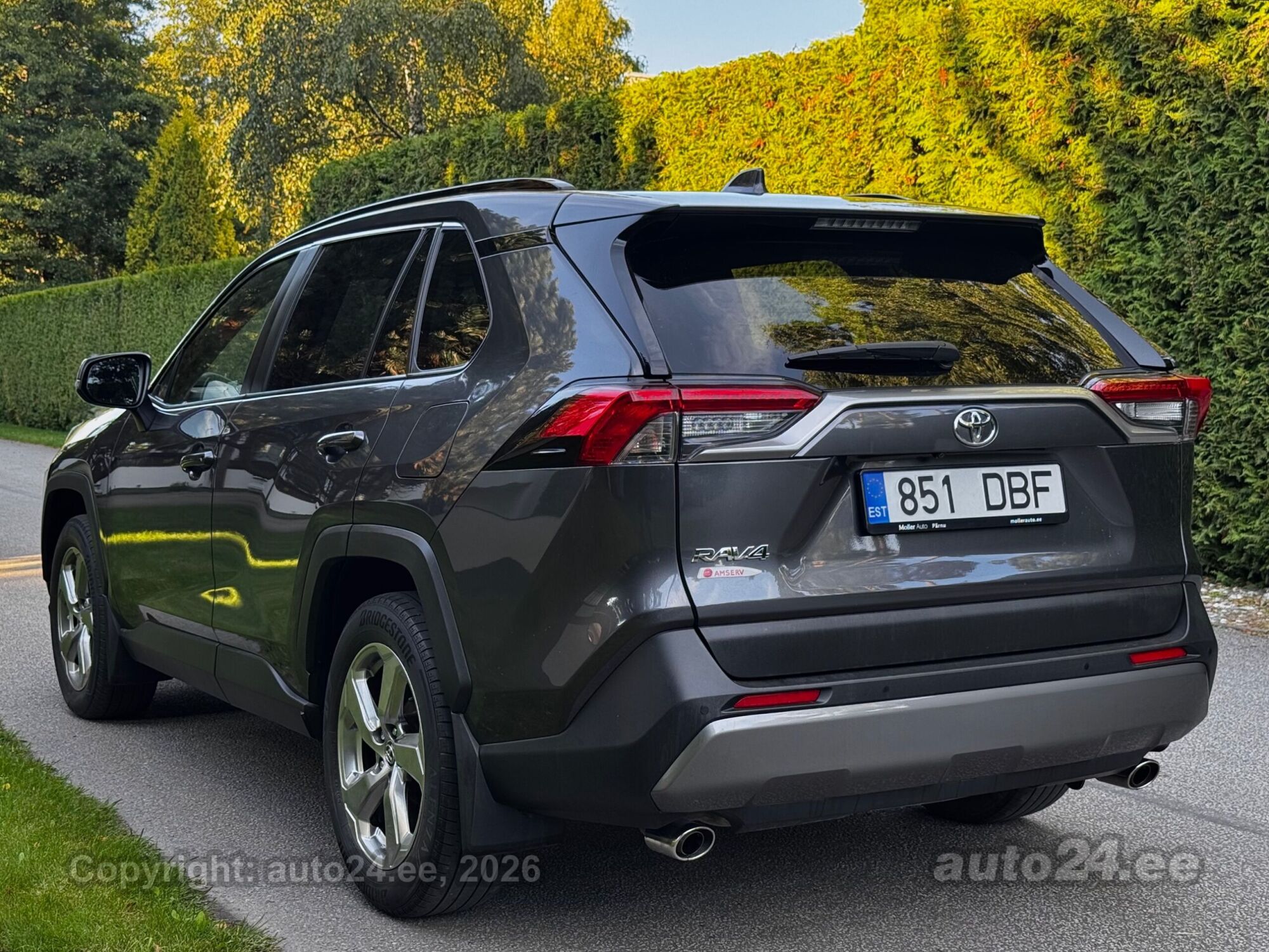 Toyota RAV4 - 8