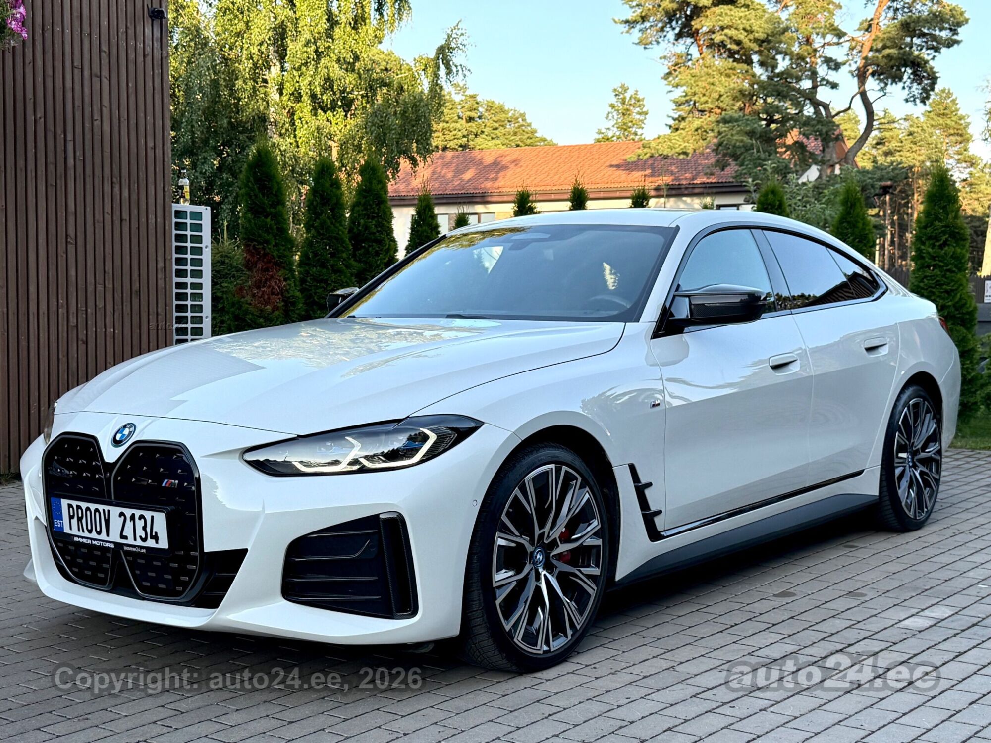 BMW i4 2023, kuva 7/10