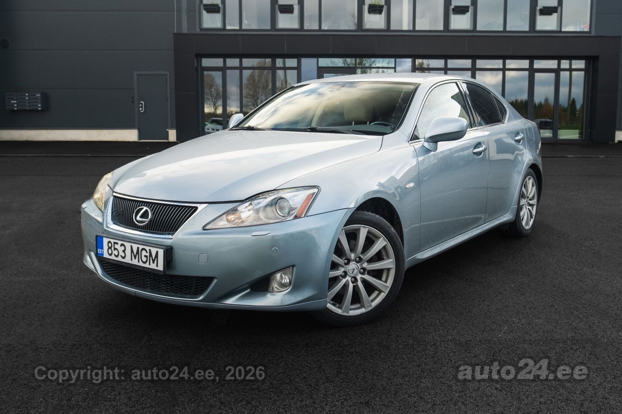 Lexus IS