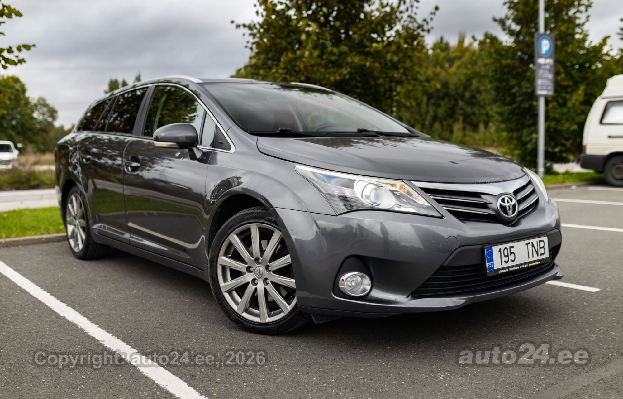 Toyota Avensis 2014 — фото 5