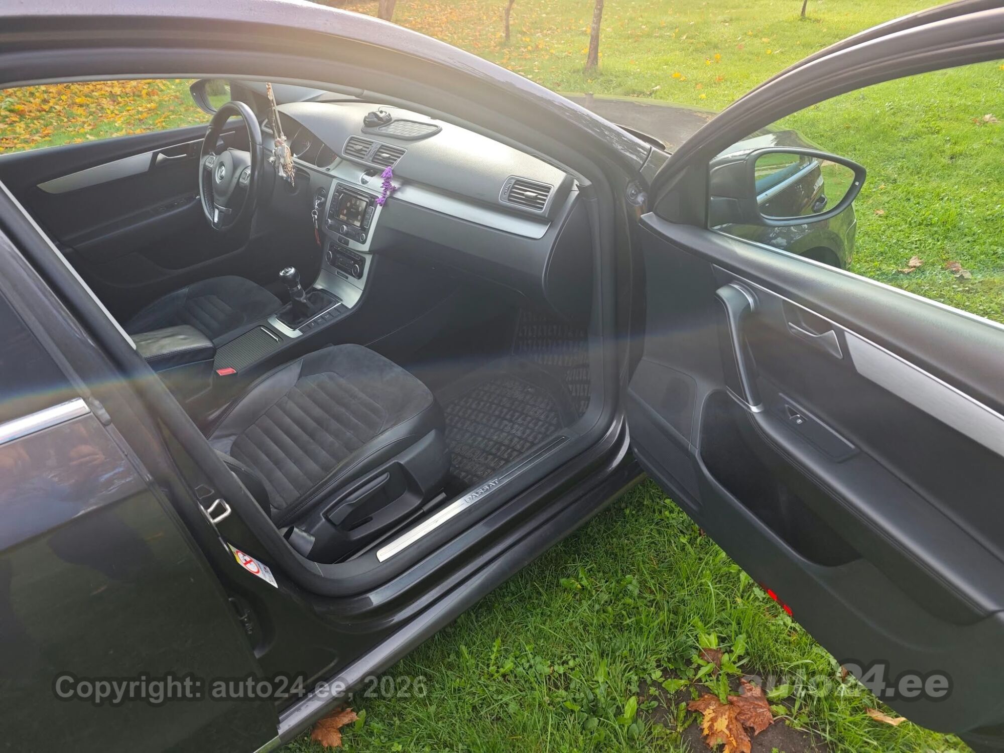 Volkswagen Passat 2011 — photo 10