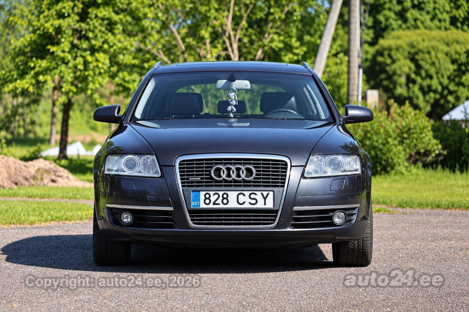 Audi A6 2005 — interior