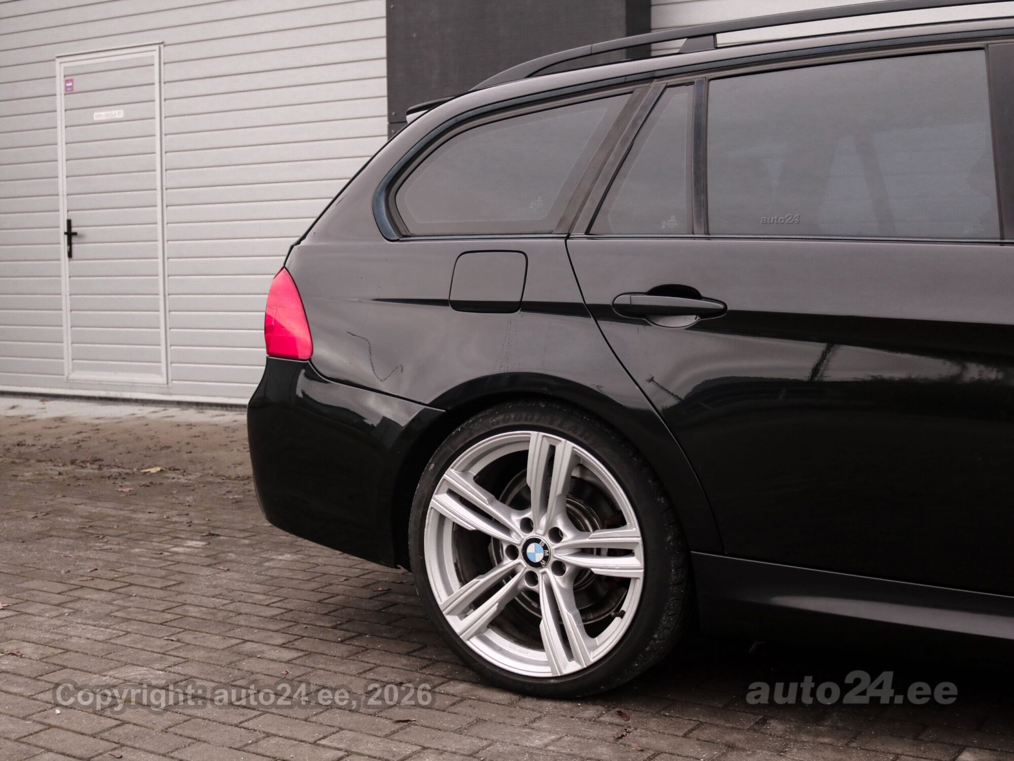 BMW 3 Series 2007 — photo 11