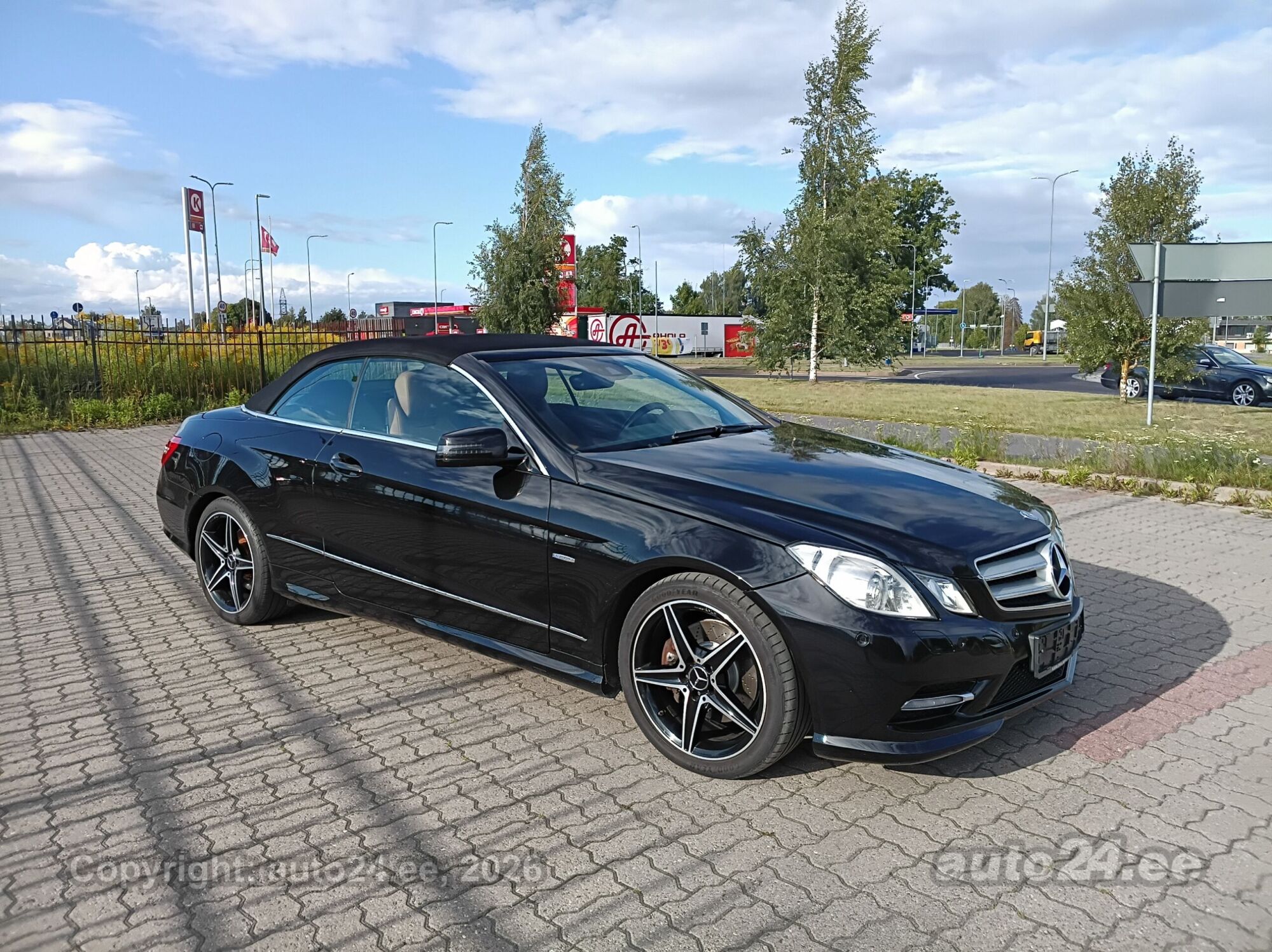 Mercedes-Benz E-sarja 2011, kuva 7/10