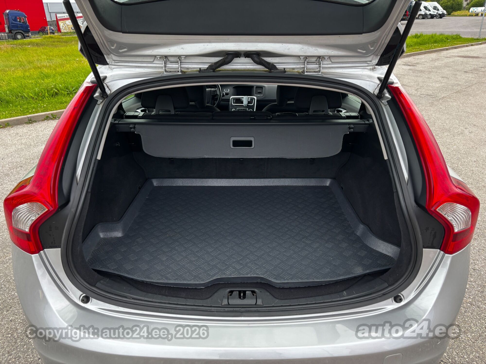 Volvo V60 Business 2.0 110kW 2016, photo 7/10
