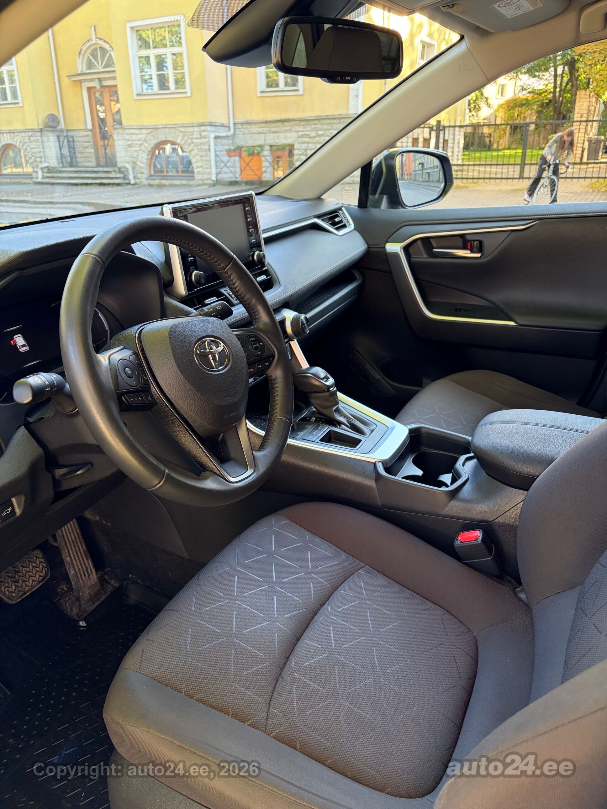 Toyota RAV4 - 10