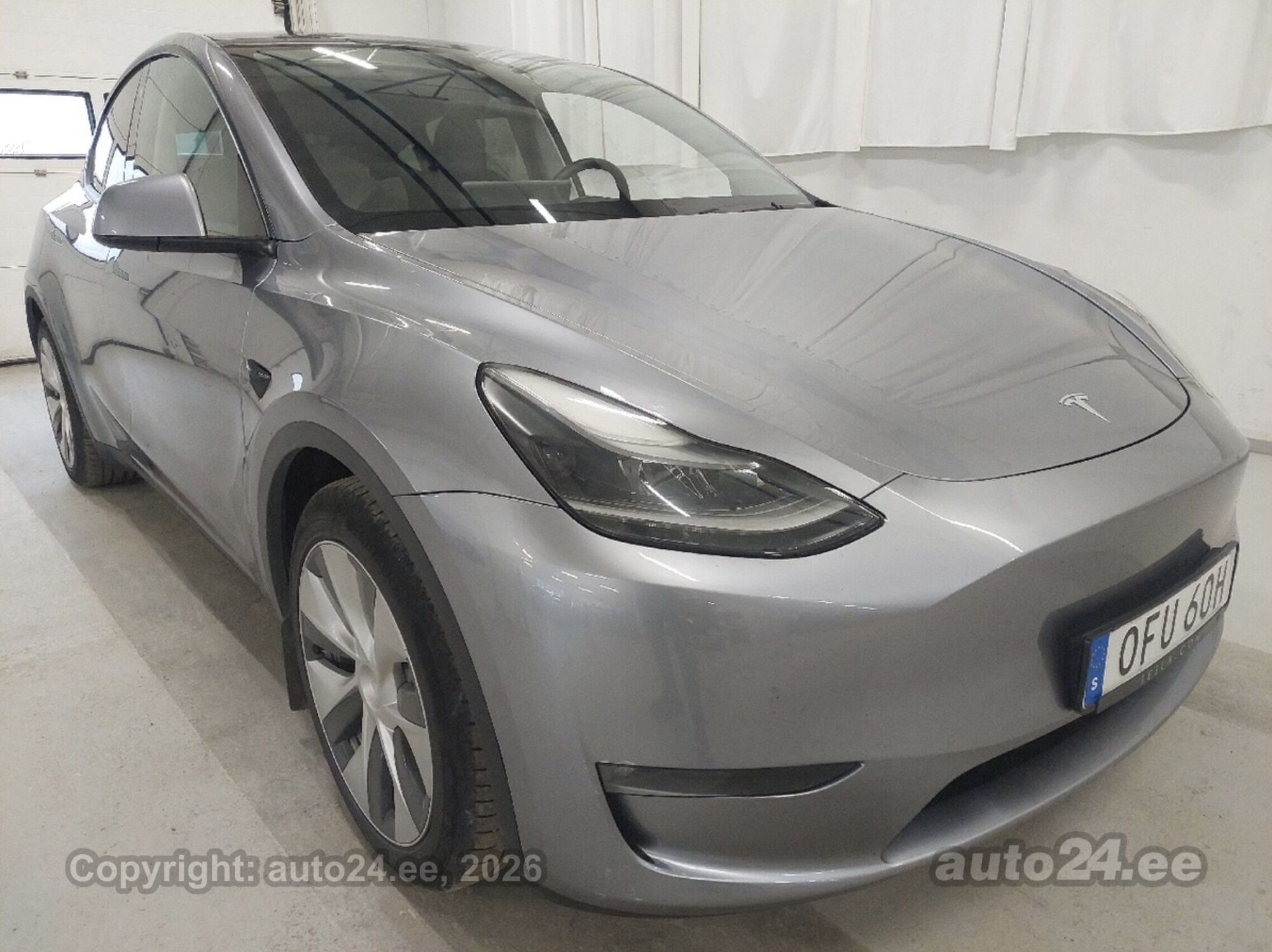 Tesla Model Y - 2