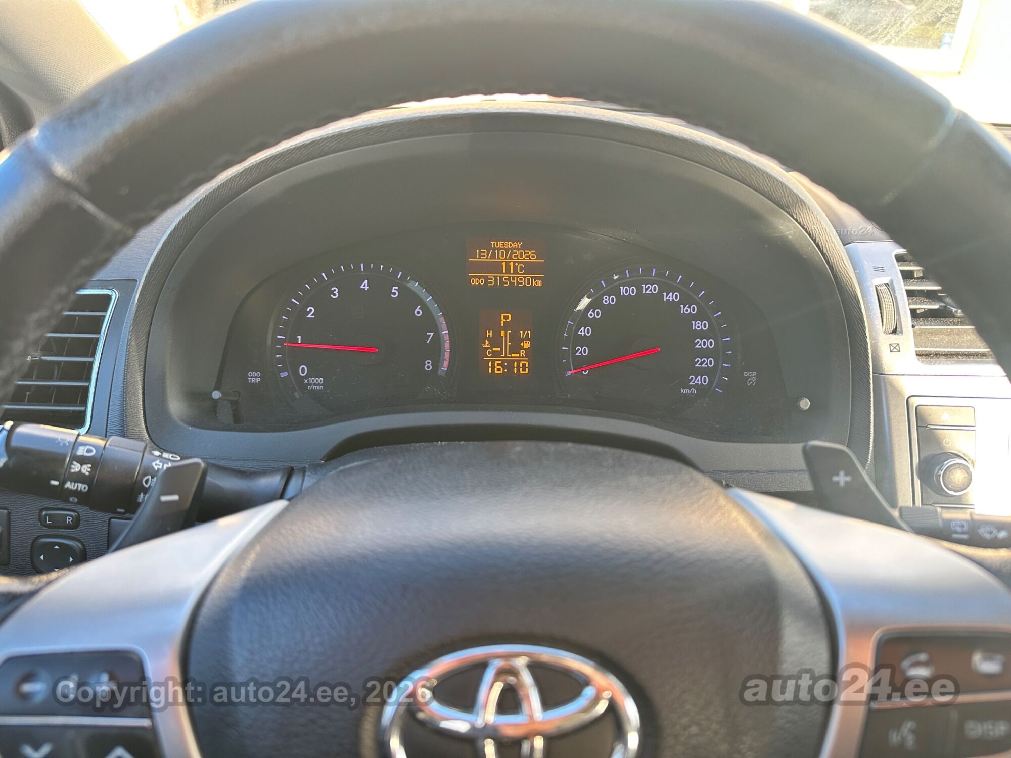 Toyota Avensis 2013 — photo 14