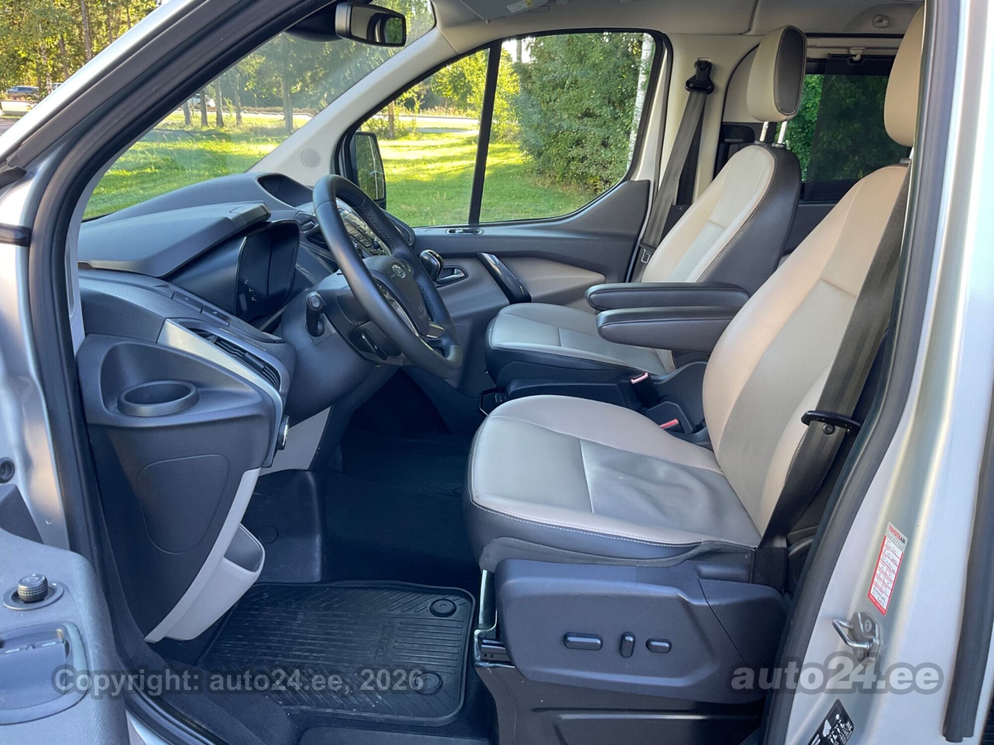 Ford Tourneo Custom - 6