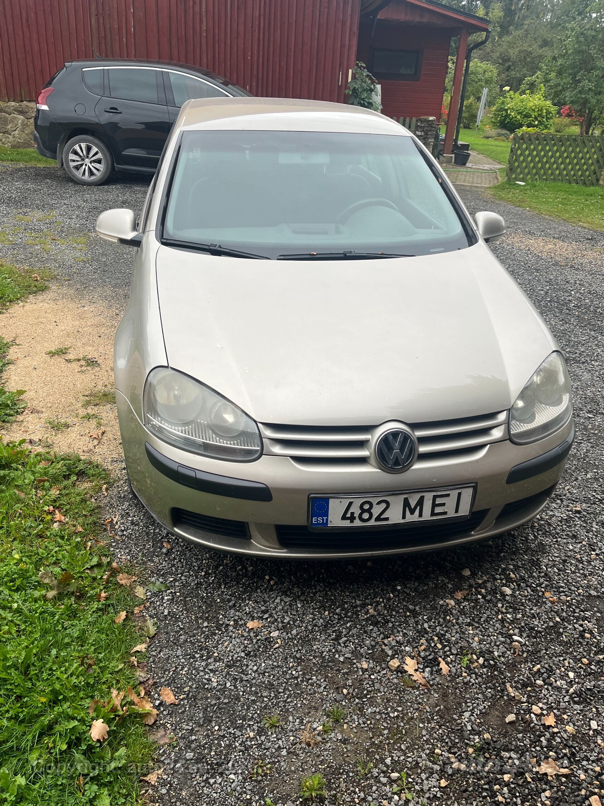 Volkswagen Golf - 1