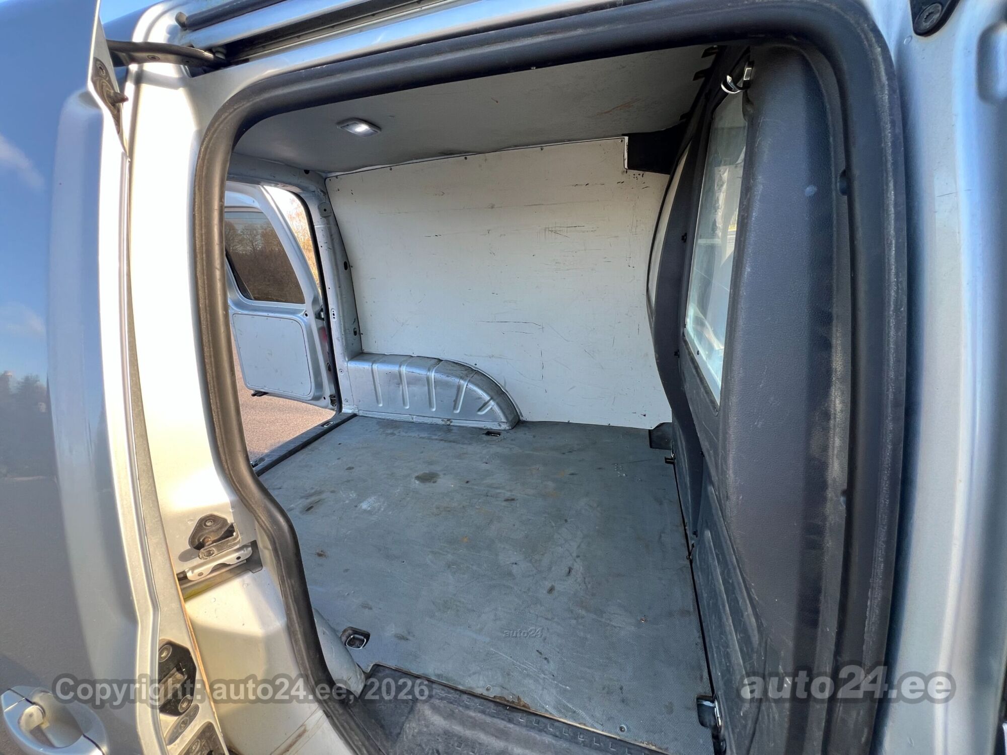 Volkswagen Caddy 2010 — photo 14
