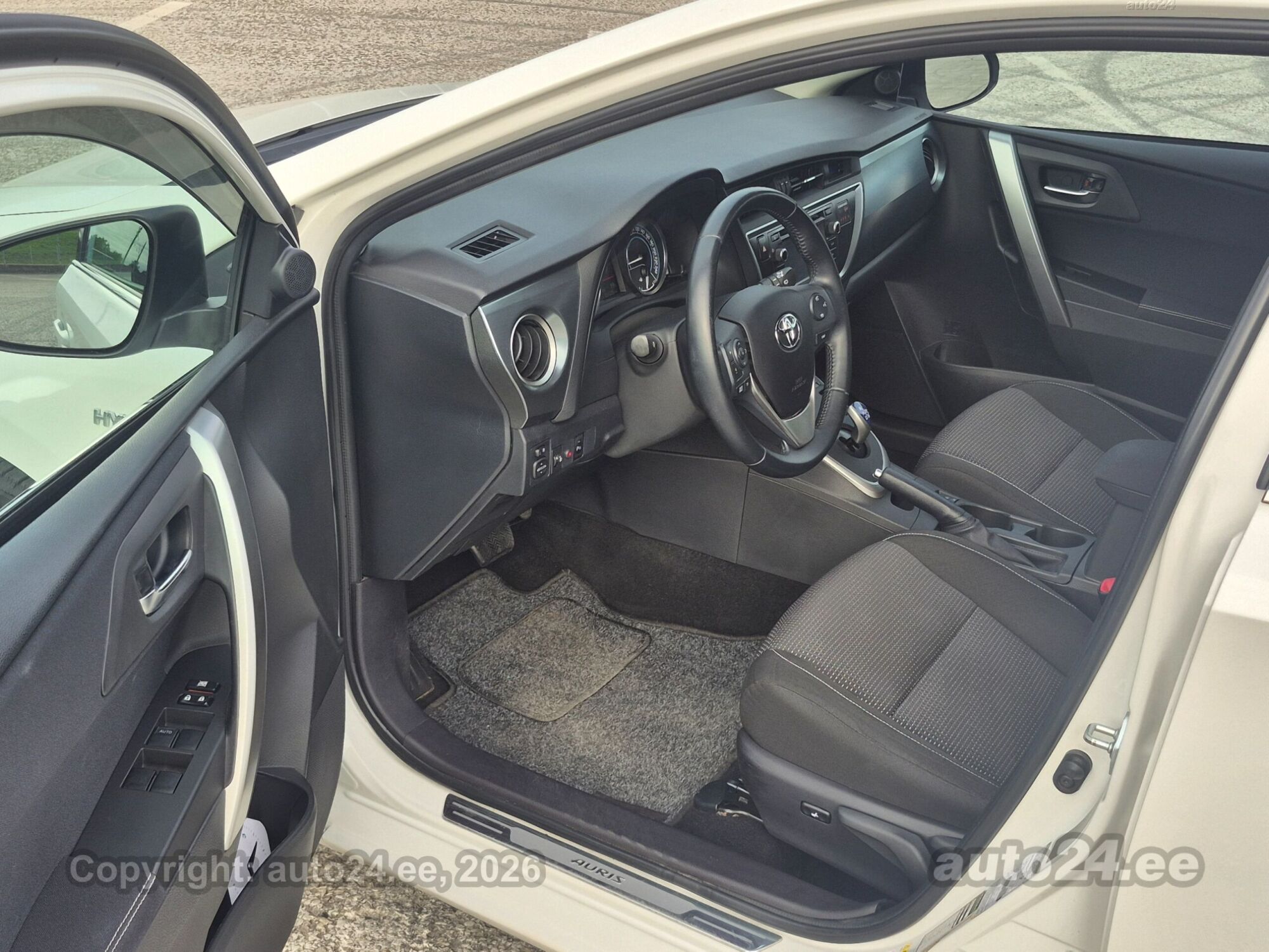 Toyota Auris - 12