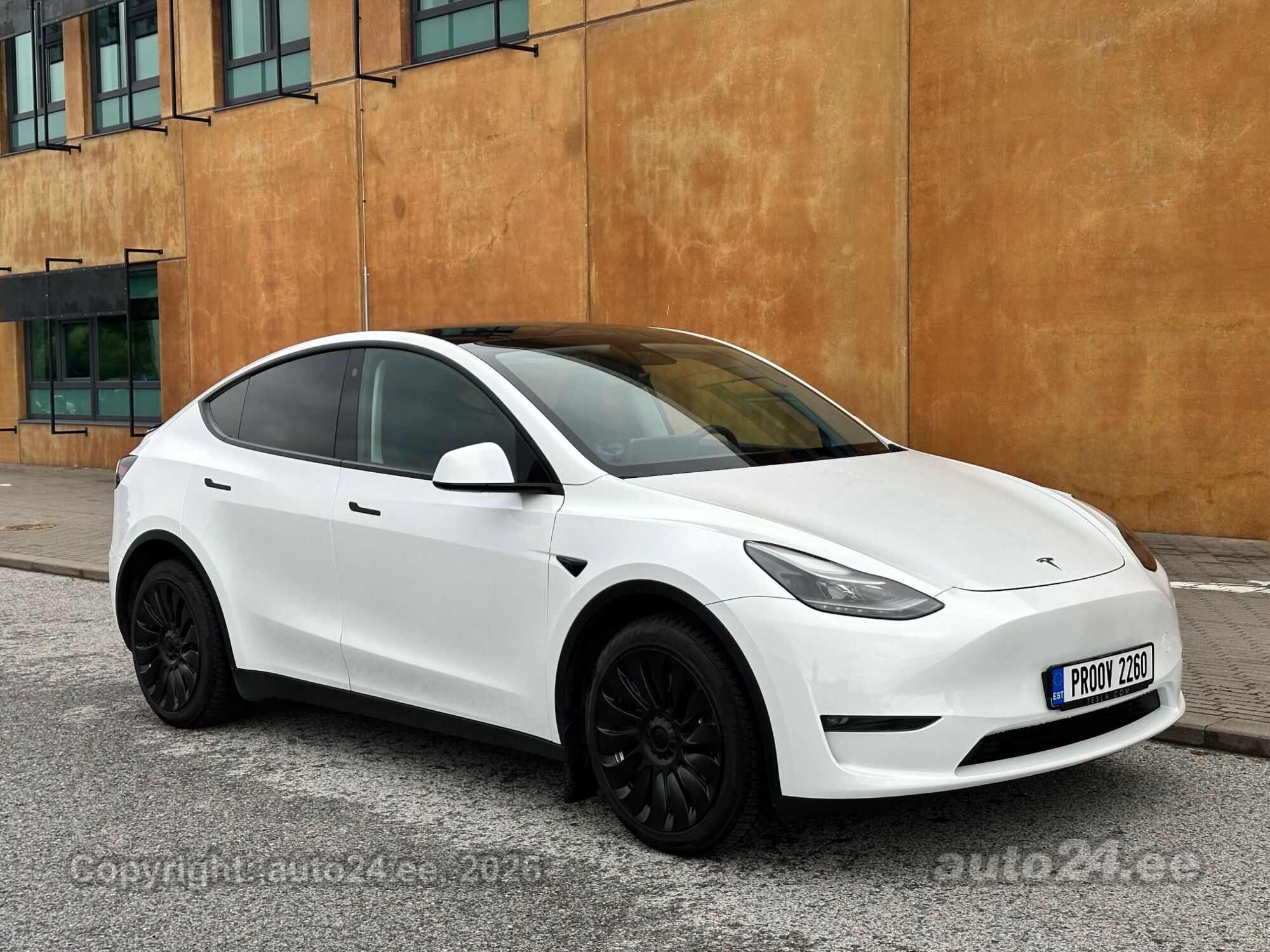 Tesla Model Y Long Range AWD