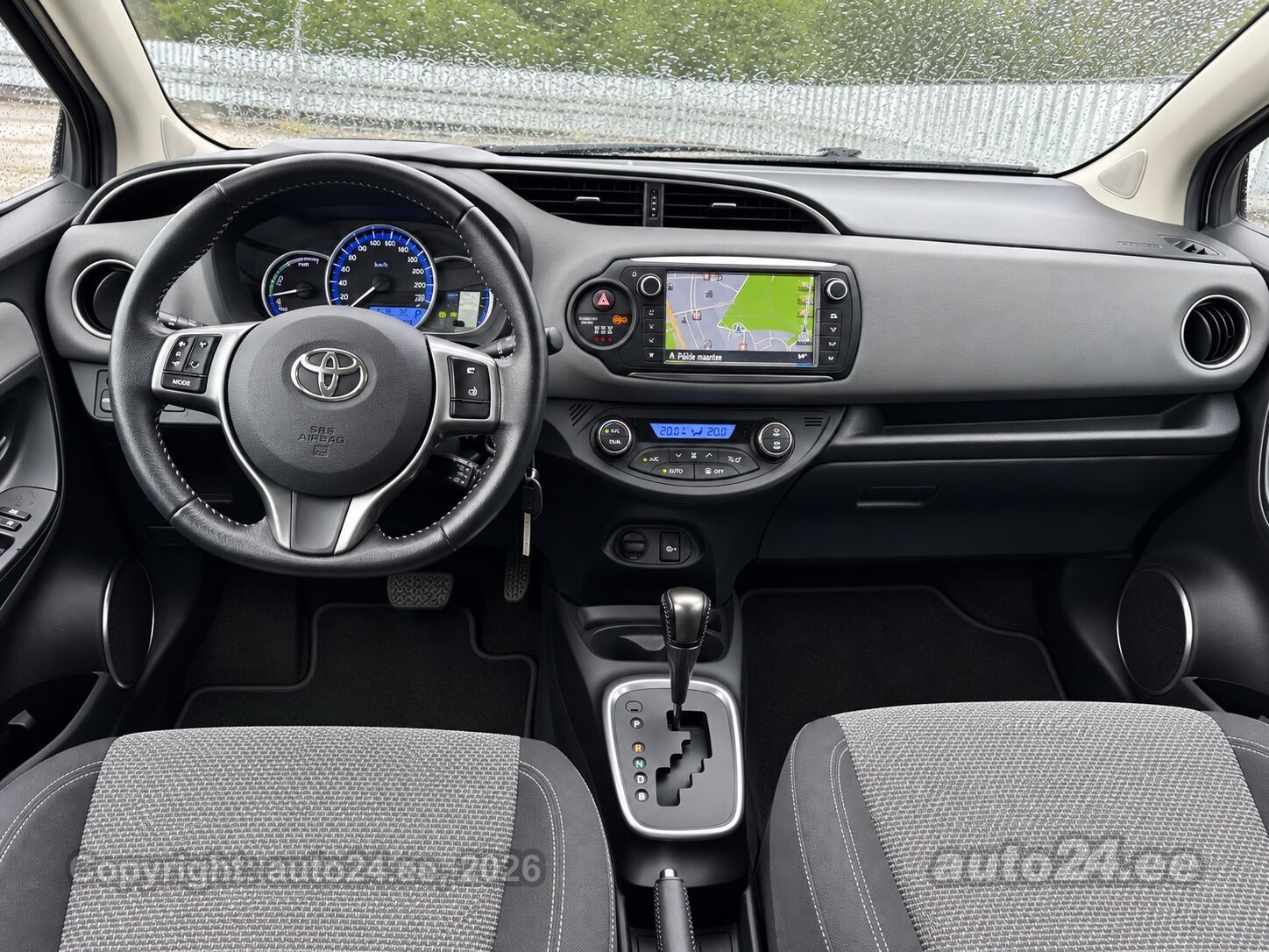 Toyota Yaris - 10