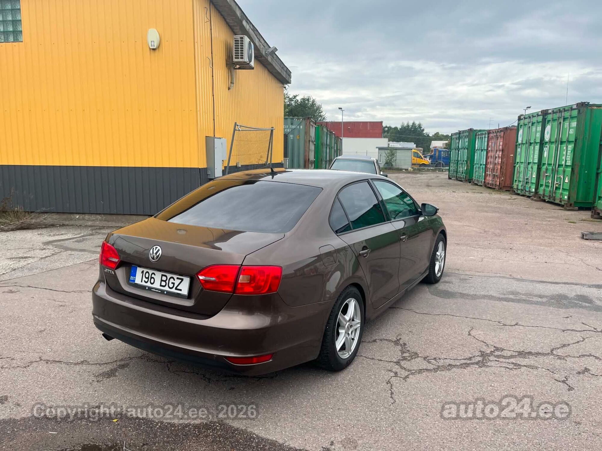 Volkswagen Jetta - 2