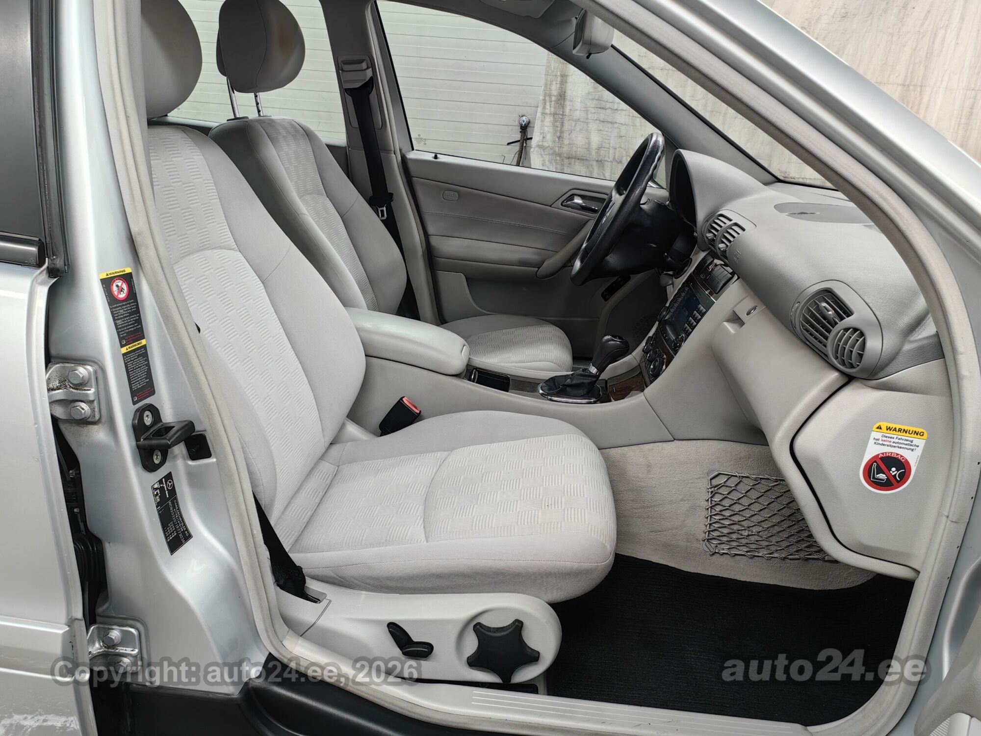 Mercedes-Benz C-Class 2005 — photo 13