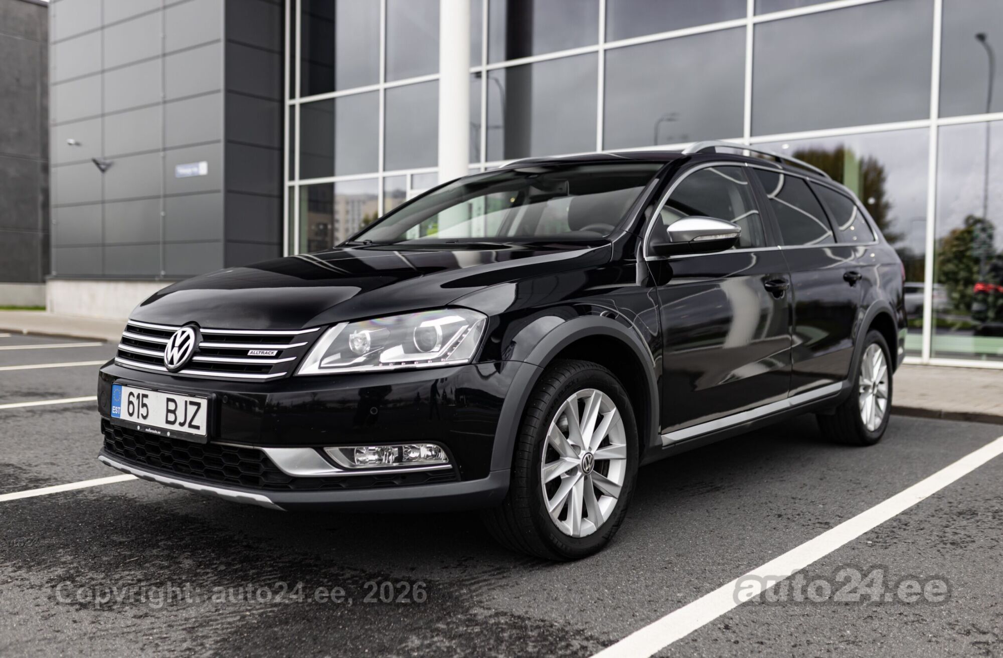 Volkswagen Passat 2013 — interior