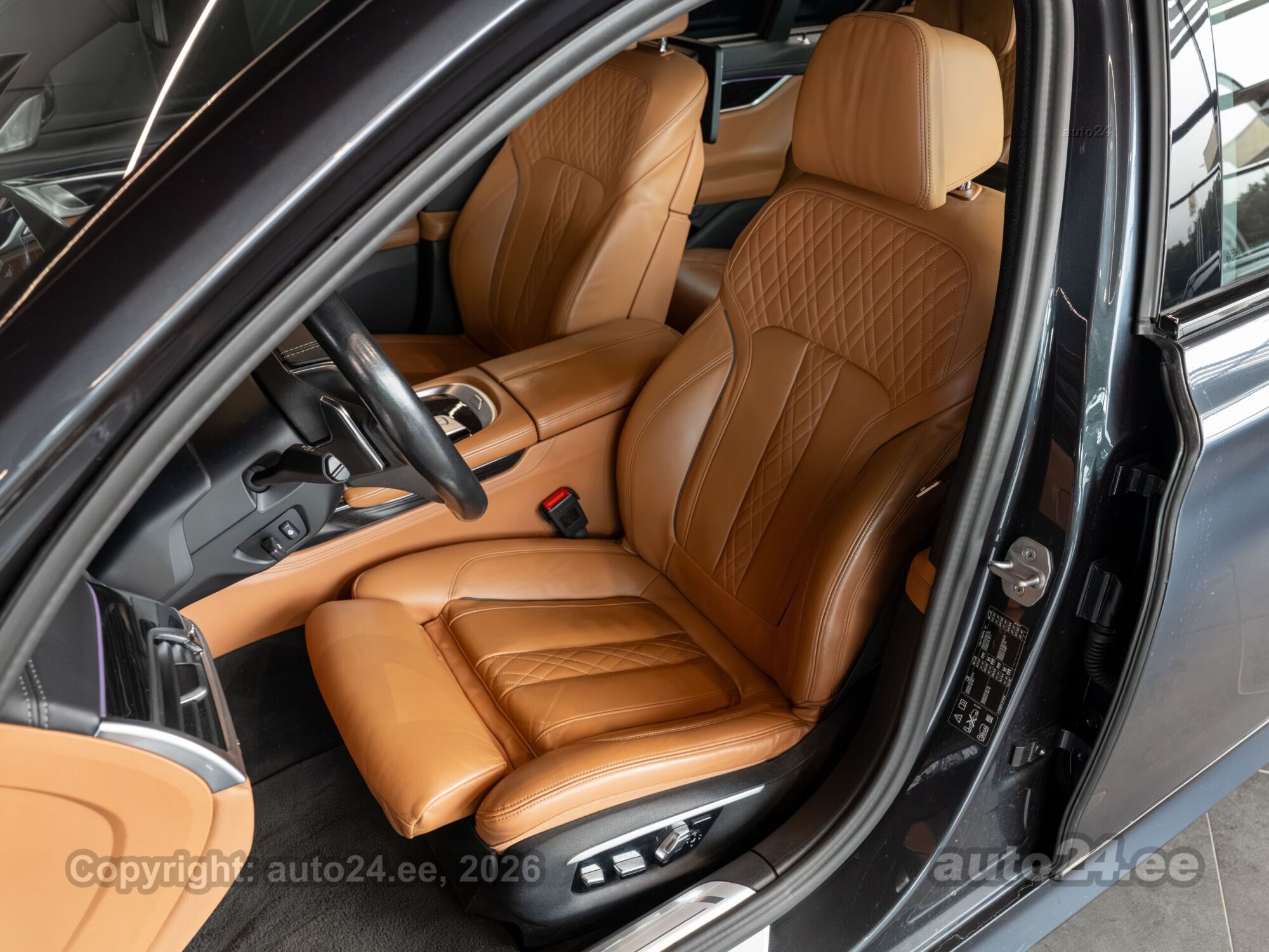 BMW 7-sarja 2015, kuva 6/10