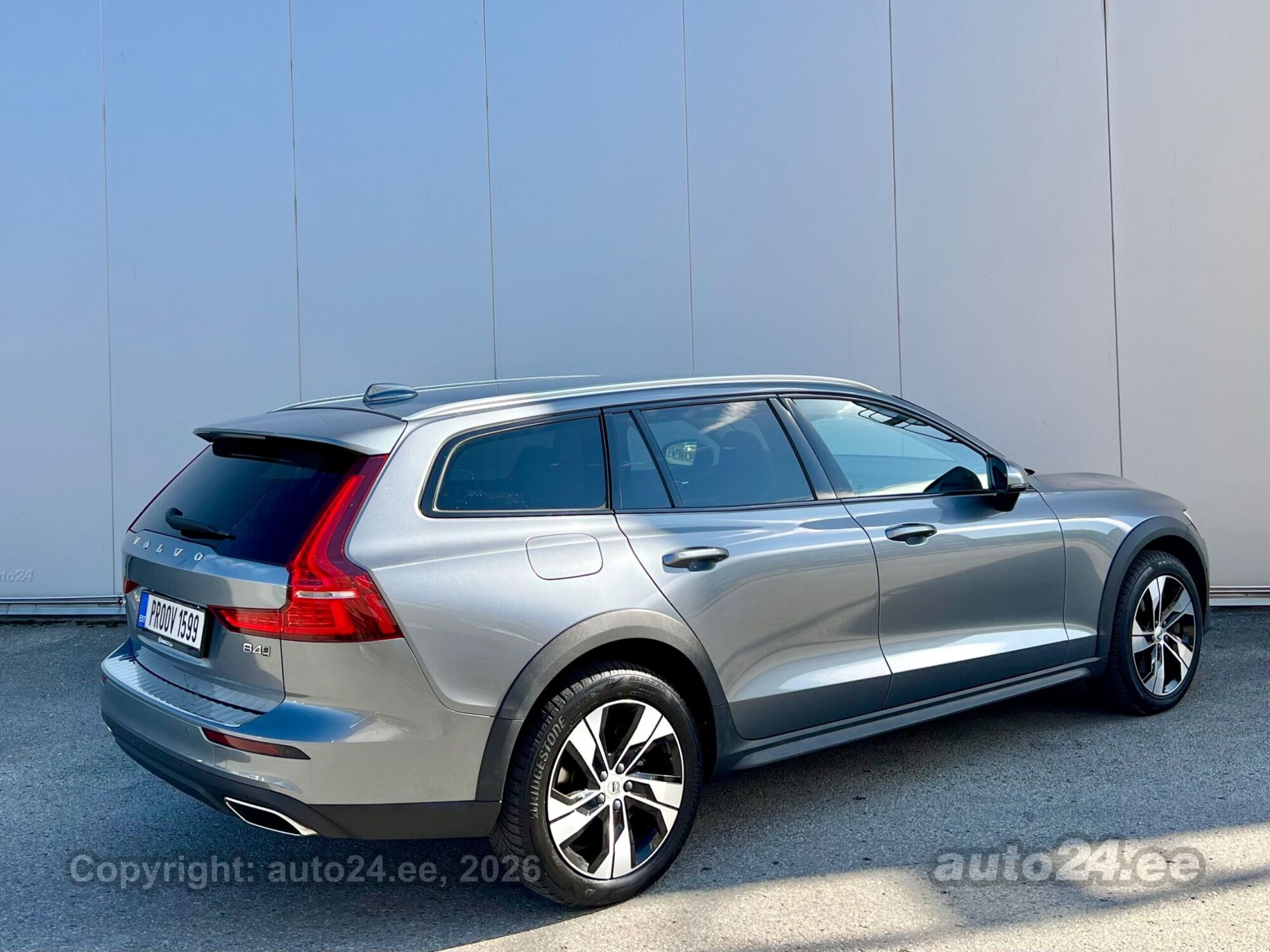 Volvo V60 Cross Country 2021, photo 6/10