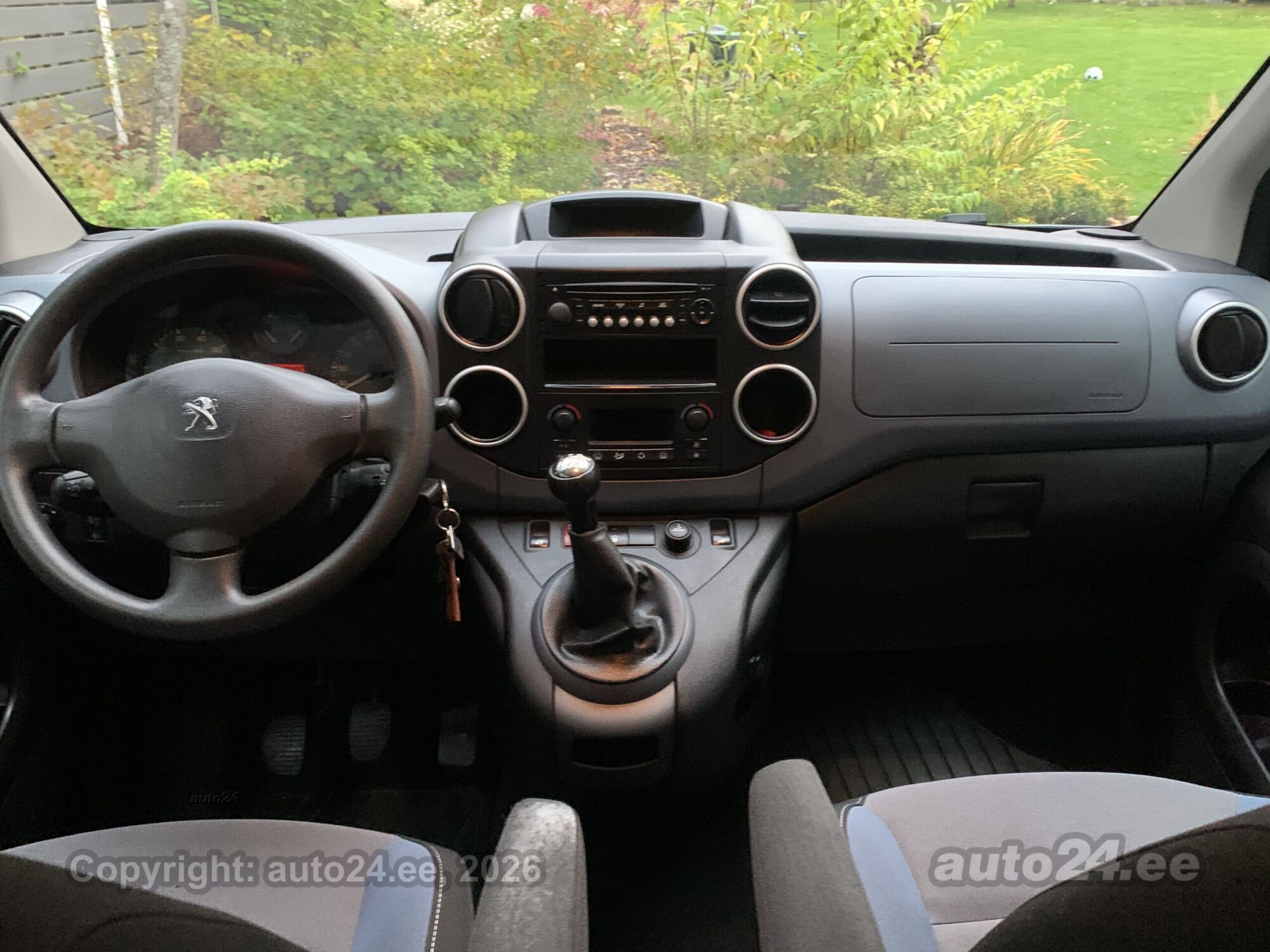 Peugeot Partner 2013 — photo 12