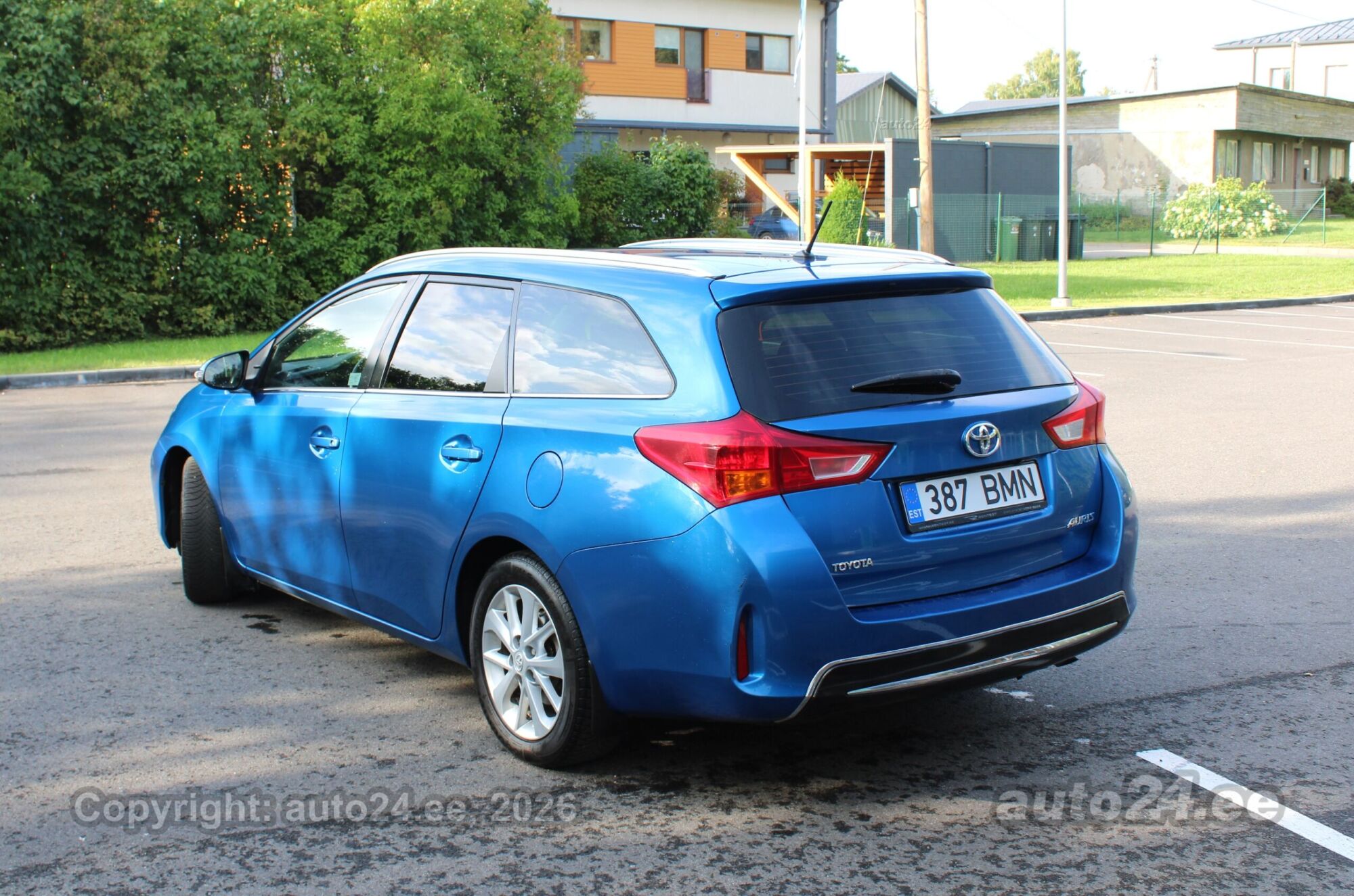 Toyota Auris 2014 — двигун 1598 cm³ (97 kW)