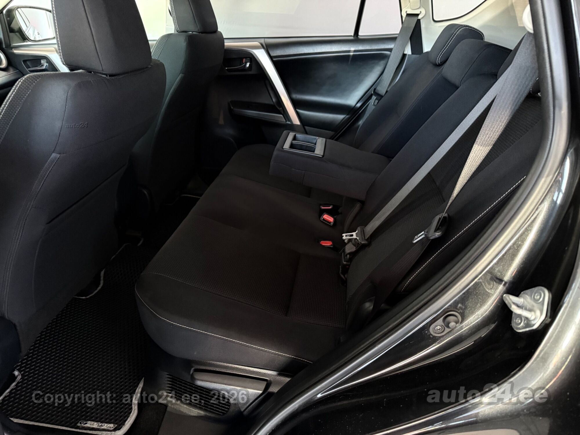 Toyota RAV4 - 9
