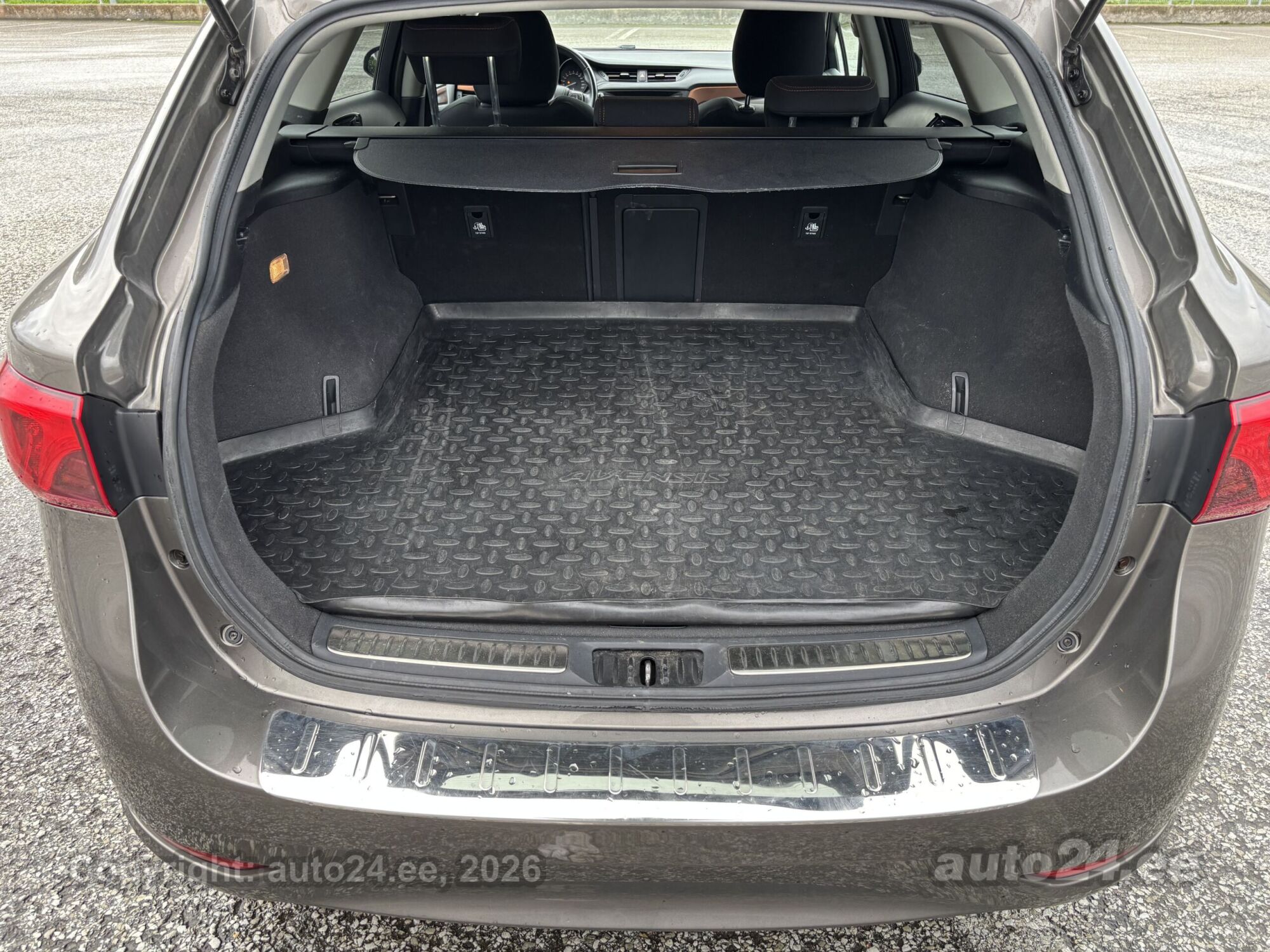 Toyota Avensis - 9