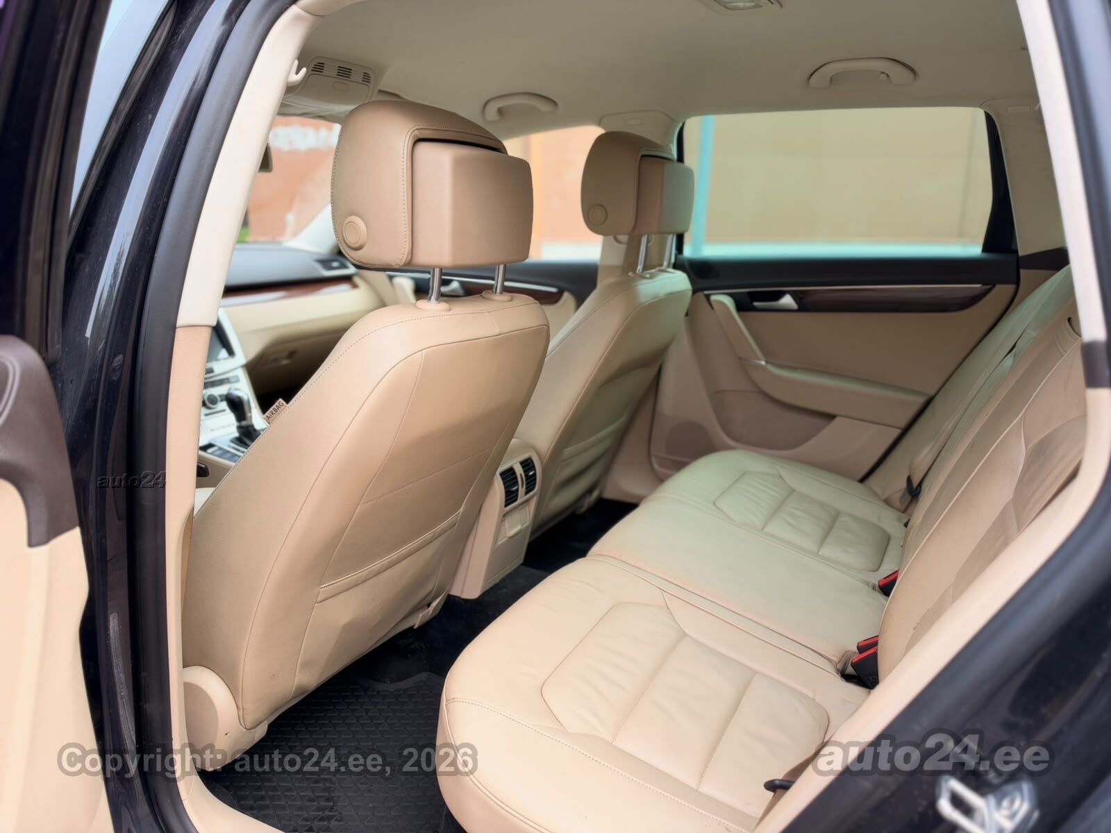 Volkswagen Passat 2013 — photo 15