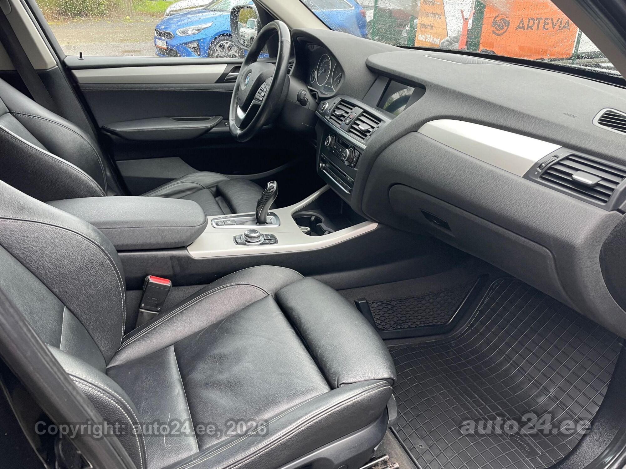 BMW X3 2011 — photo 8
