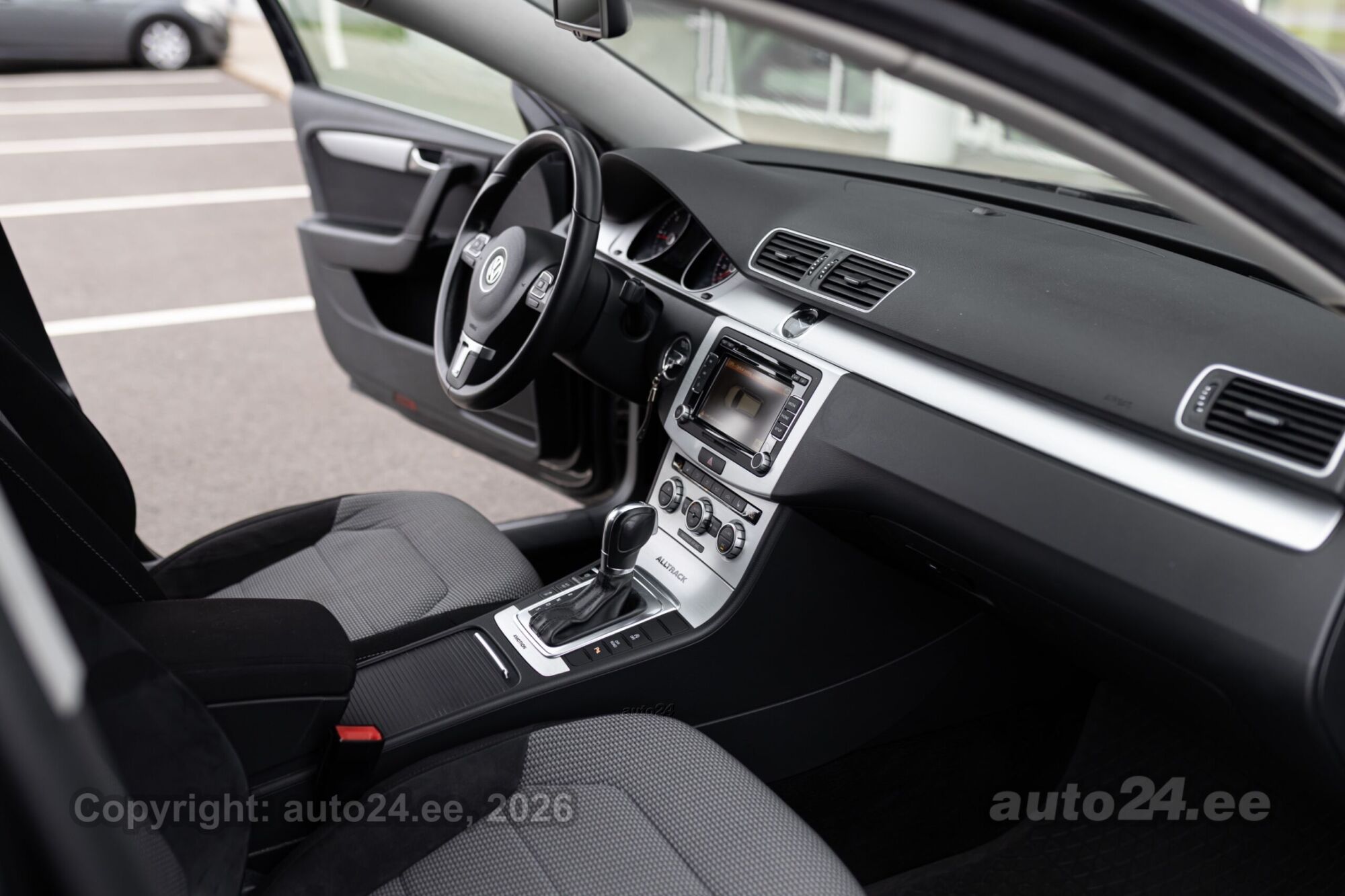 Volkswagen Passat 2013 — photo 15