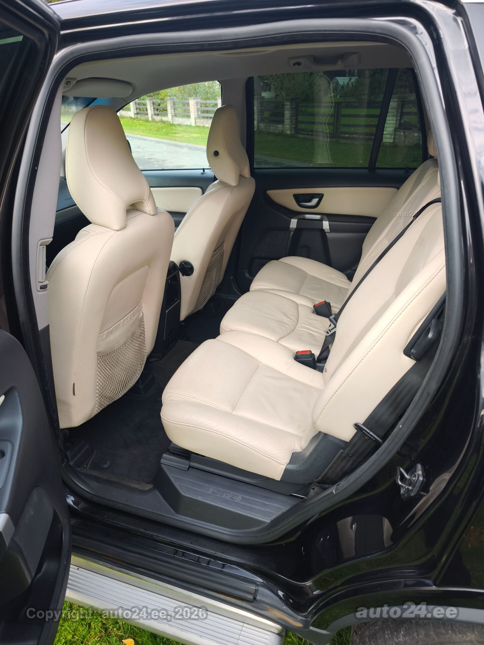 Volvo XC90 2011 — photo 11