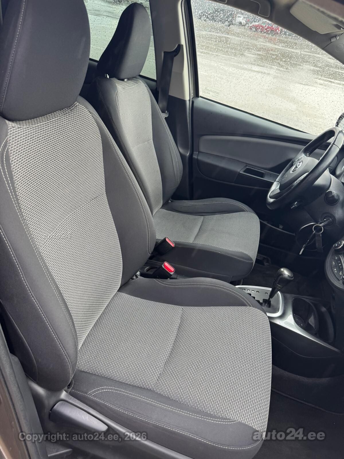 Toyota Yaris - 12