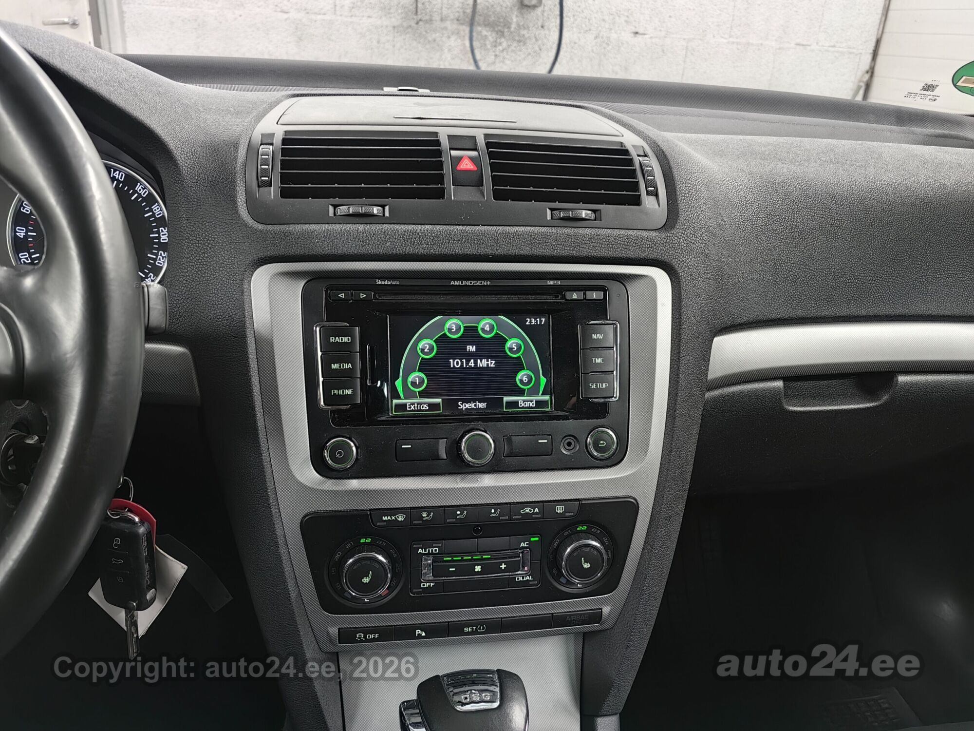 Skoda Octavia 2012 — photo 7
