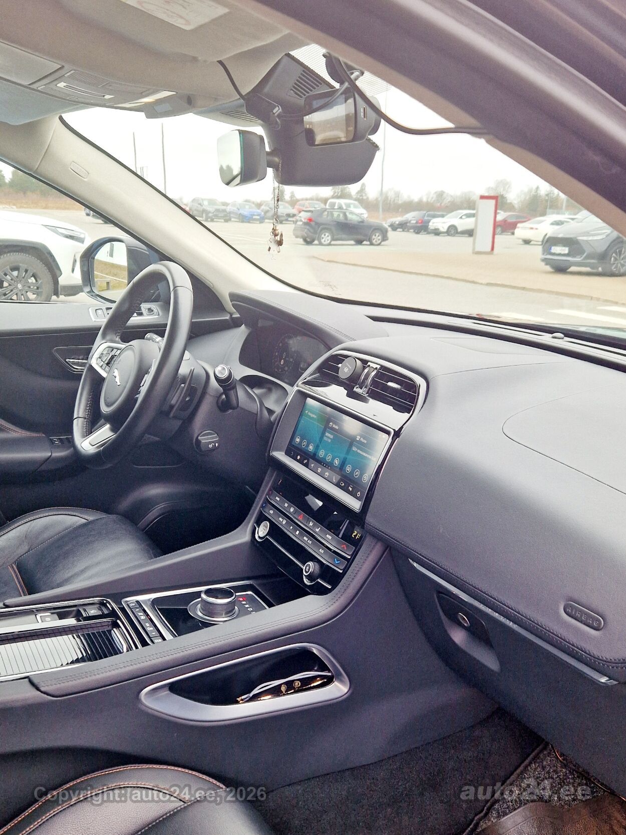 Jaguar F-Pace 2.0 25t AWD 184kW 2020, photo 4/7